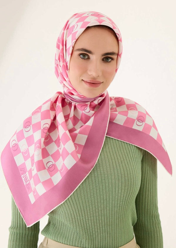 İmannoor Dama Logo Silk Scarf in Pink