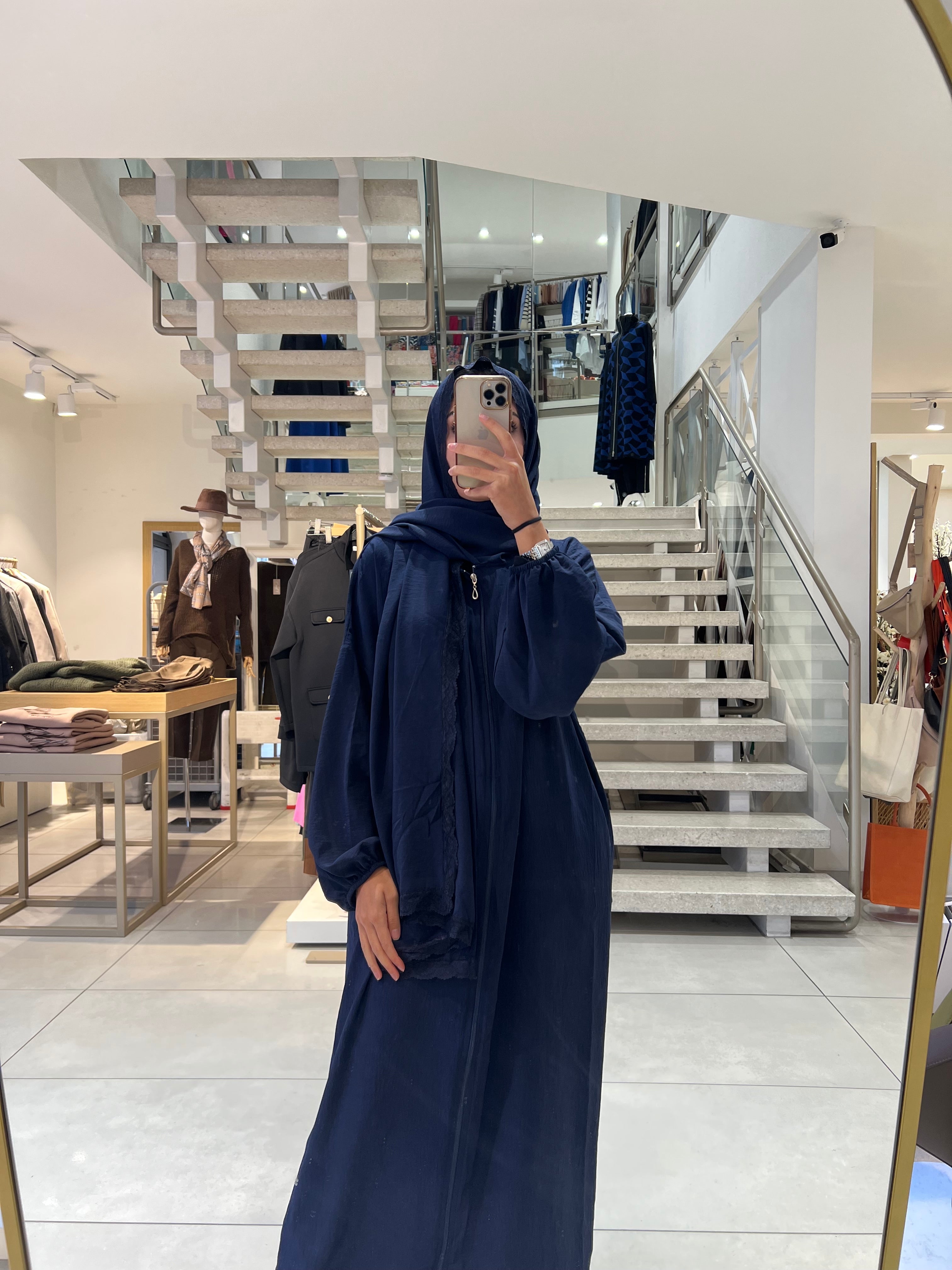 Abaya mit Hijab