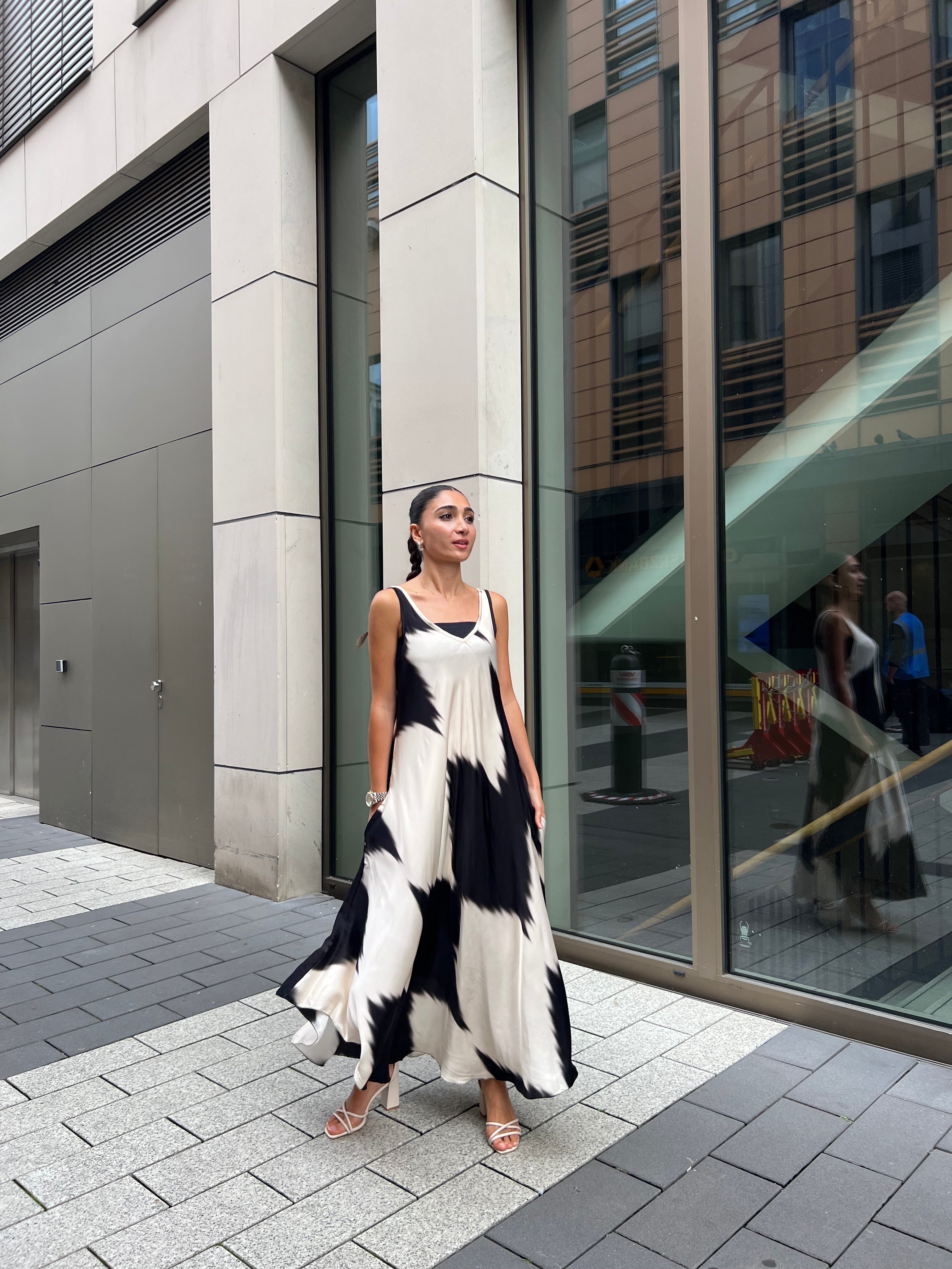 Asymmetrisches Trägerkleid