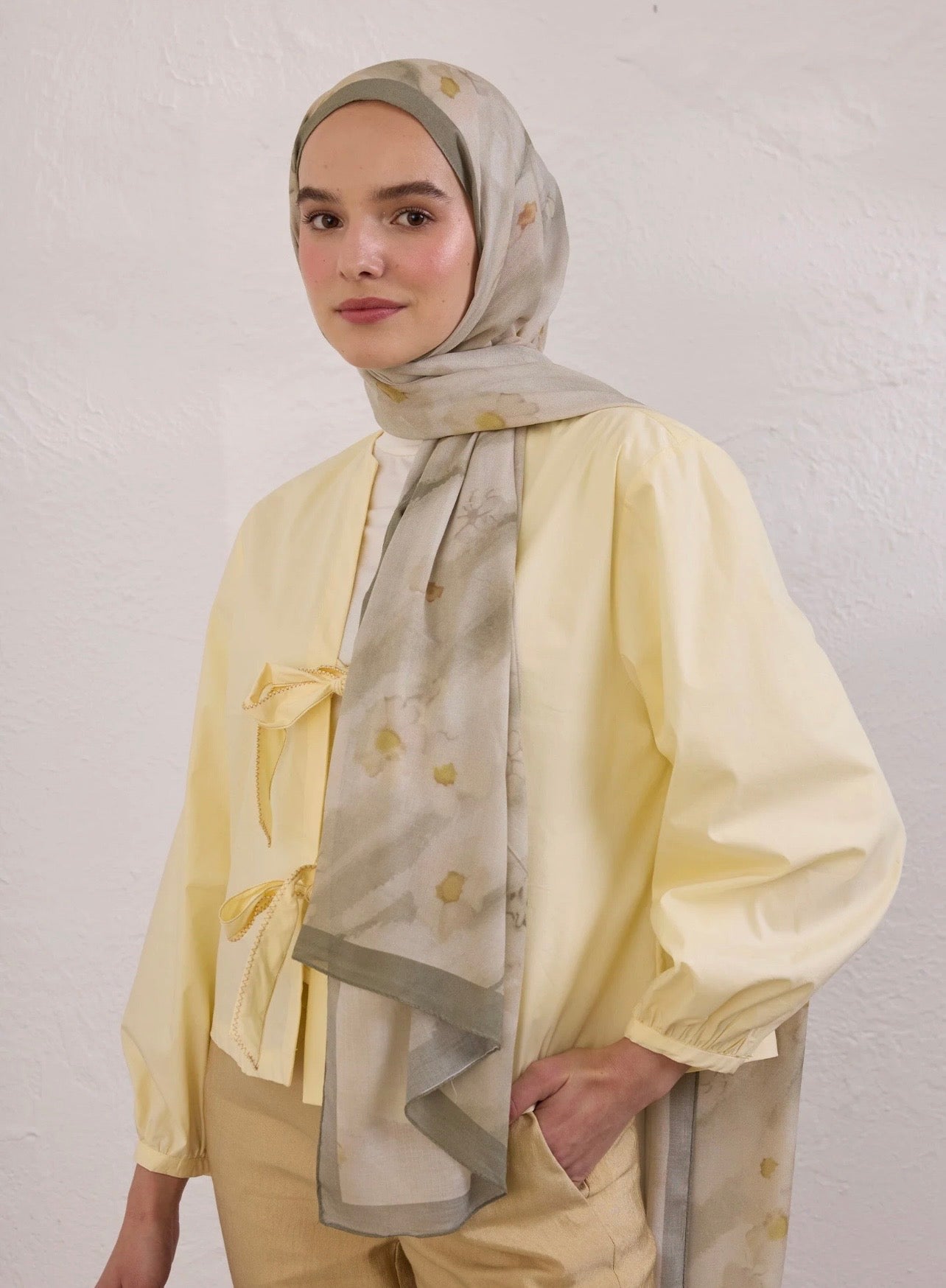 Soft Daisy Rami Schal