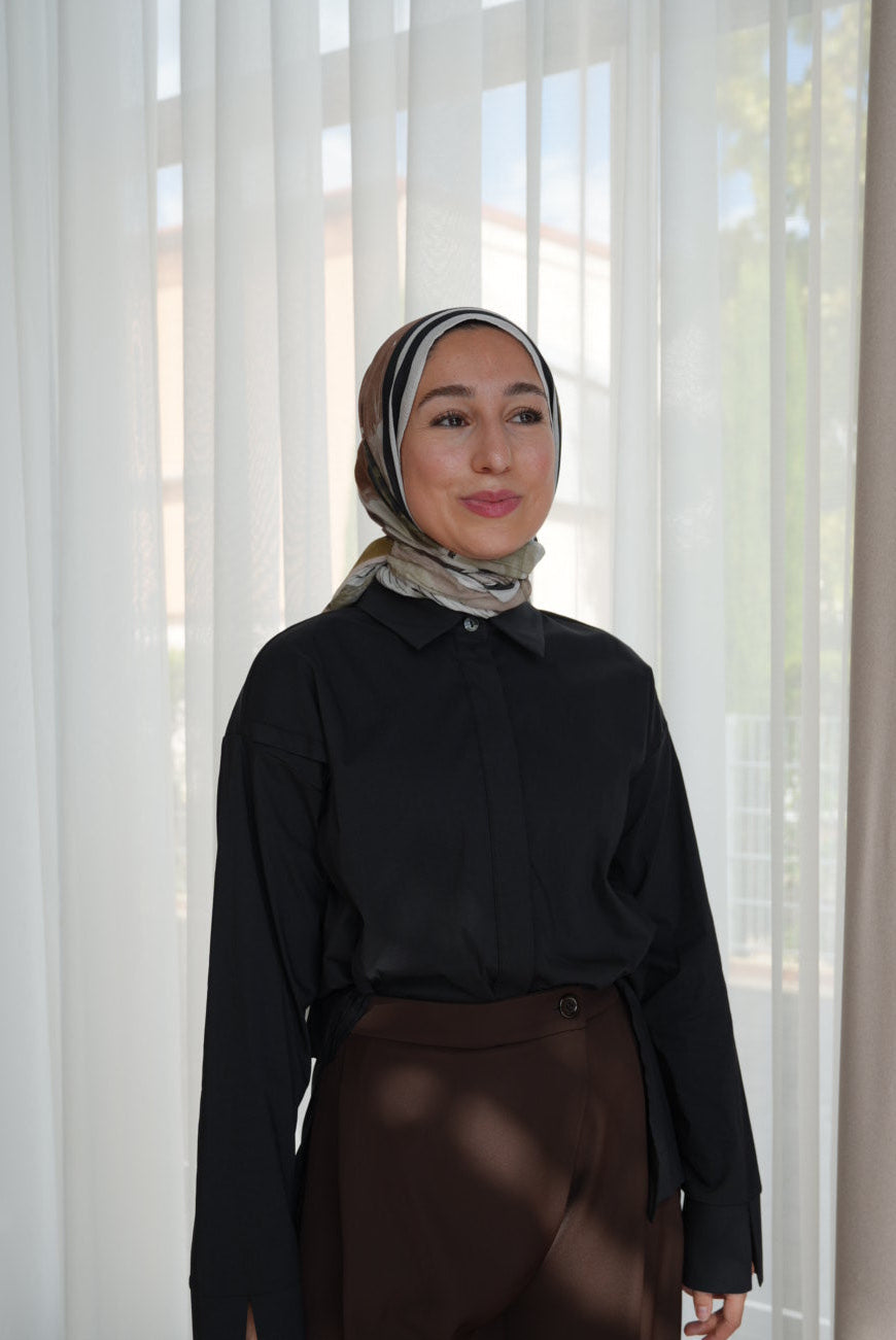 Bluse mit seitlichem Schlitz
