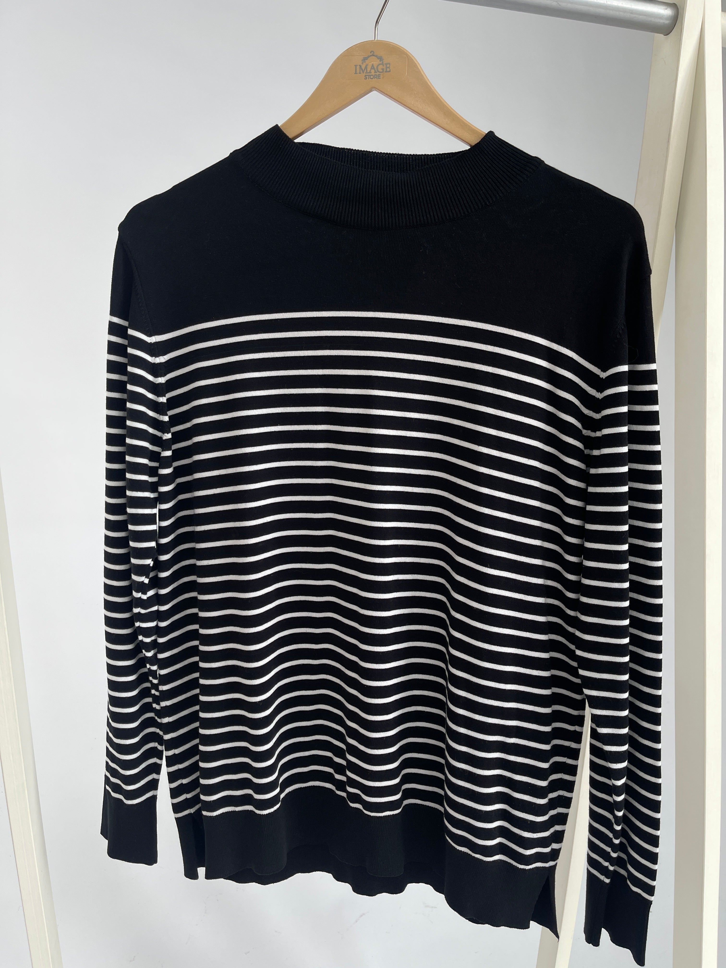 Gestreifter Strickpullover