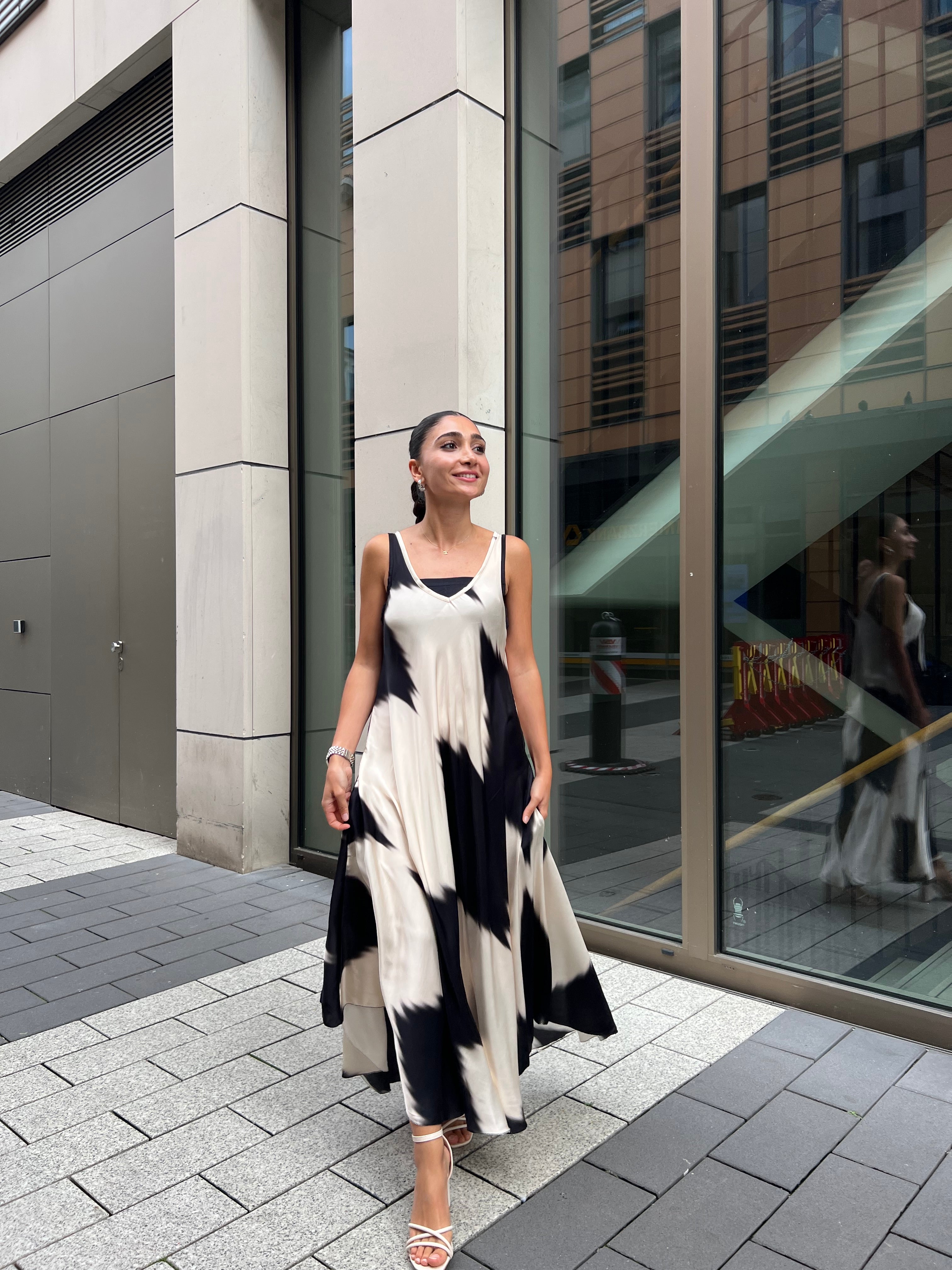 Asymmetrisches Trägerkleid