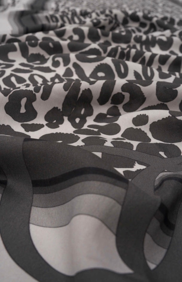 İmannoor logo leopar Schal