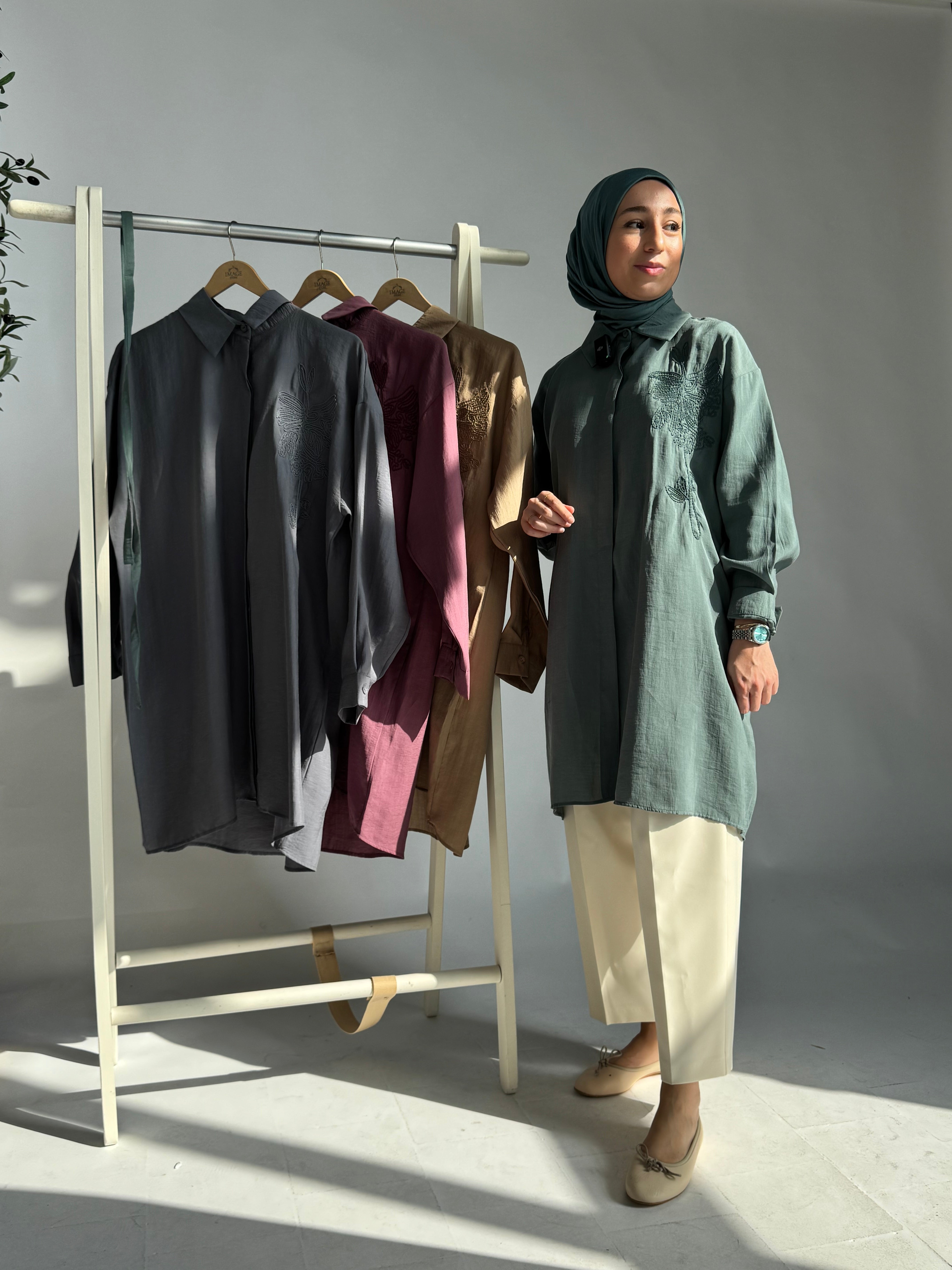 Tunika aus Lyocell mit Stickerei