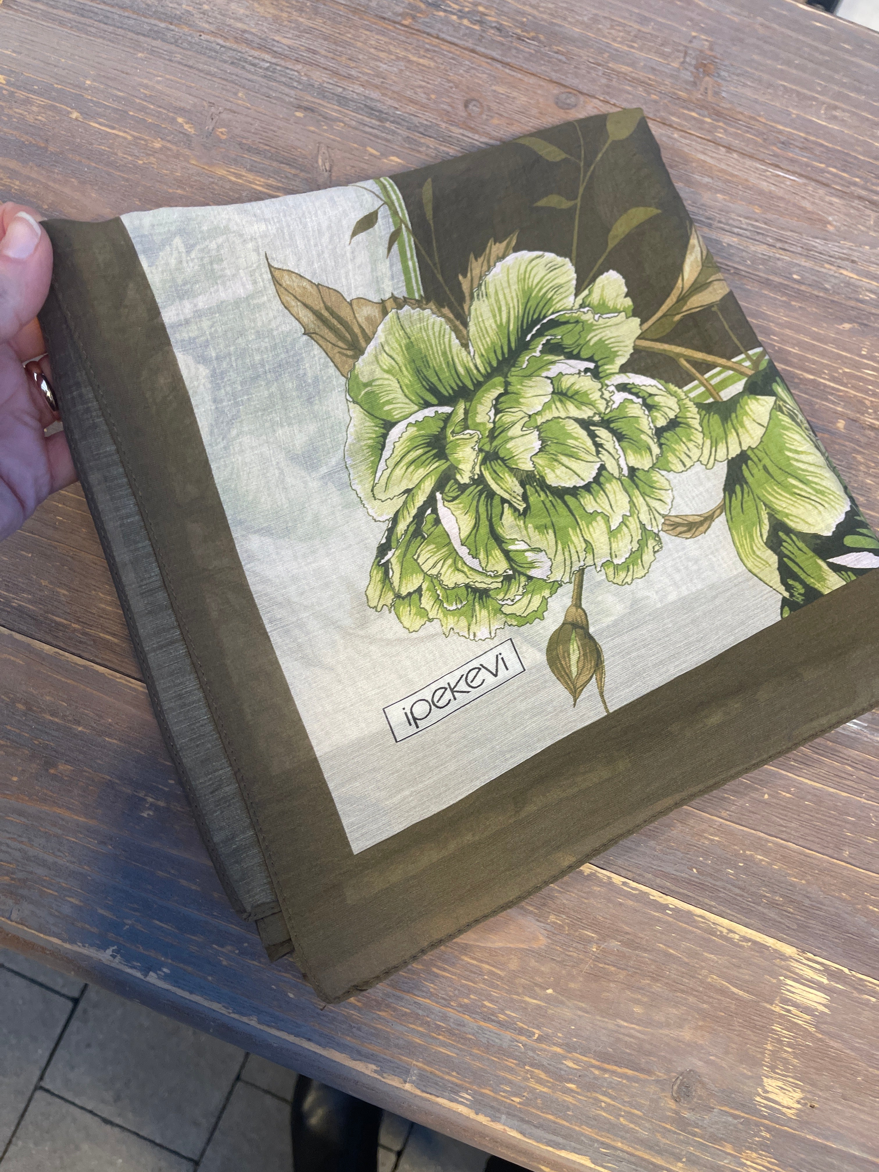 Ipekevi Desenli Tensel Şal