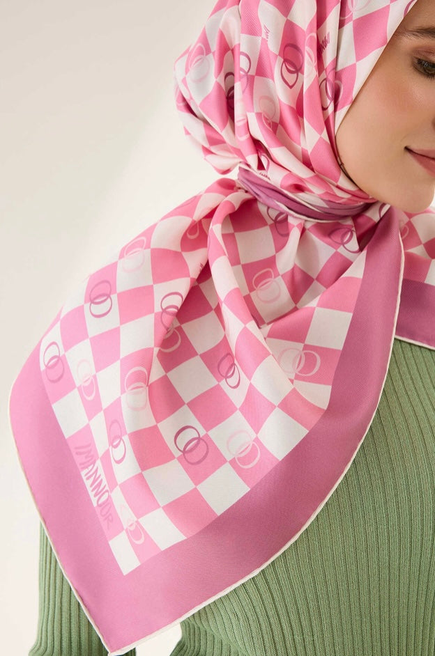 İmannoor Dama Logo Silk Scarf in Pink