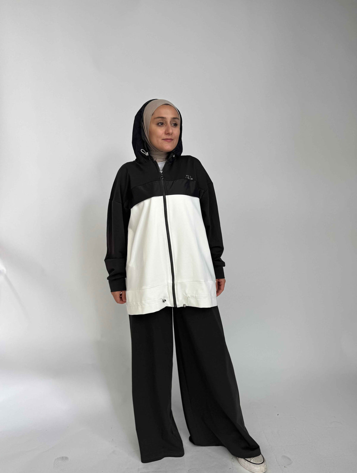 Zweiteiler mit sportlicher Jacke