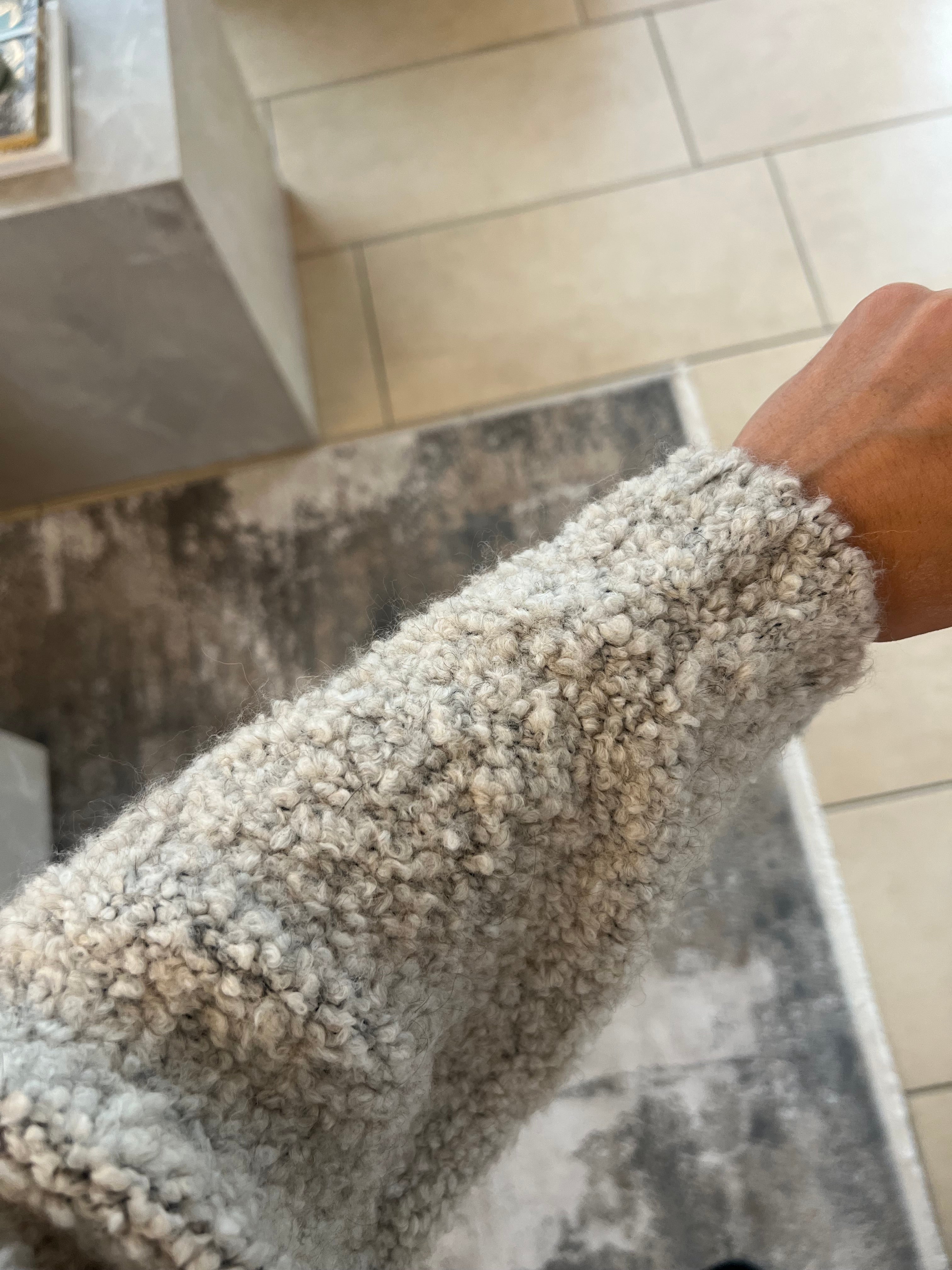 Strickjacke mit Goldknöpfen Beige