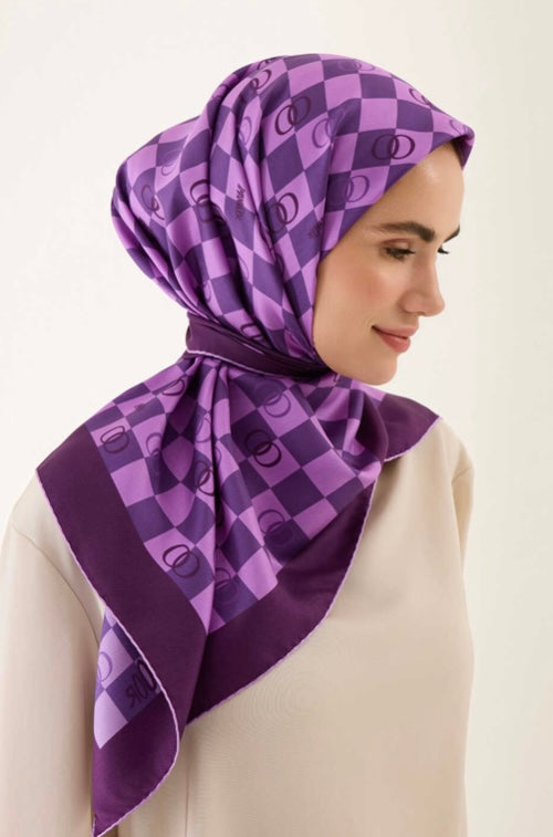 İmannoor Dama Logo Silk Scarf in Lila