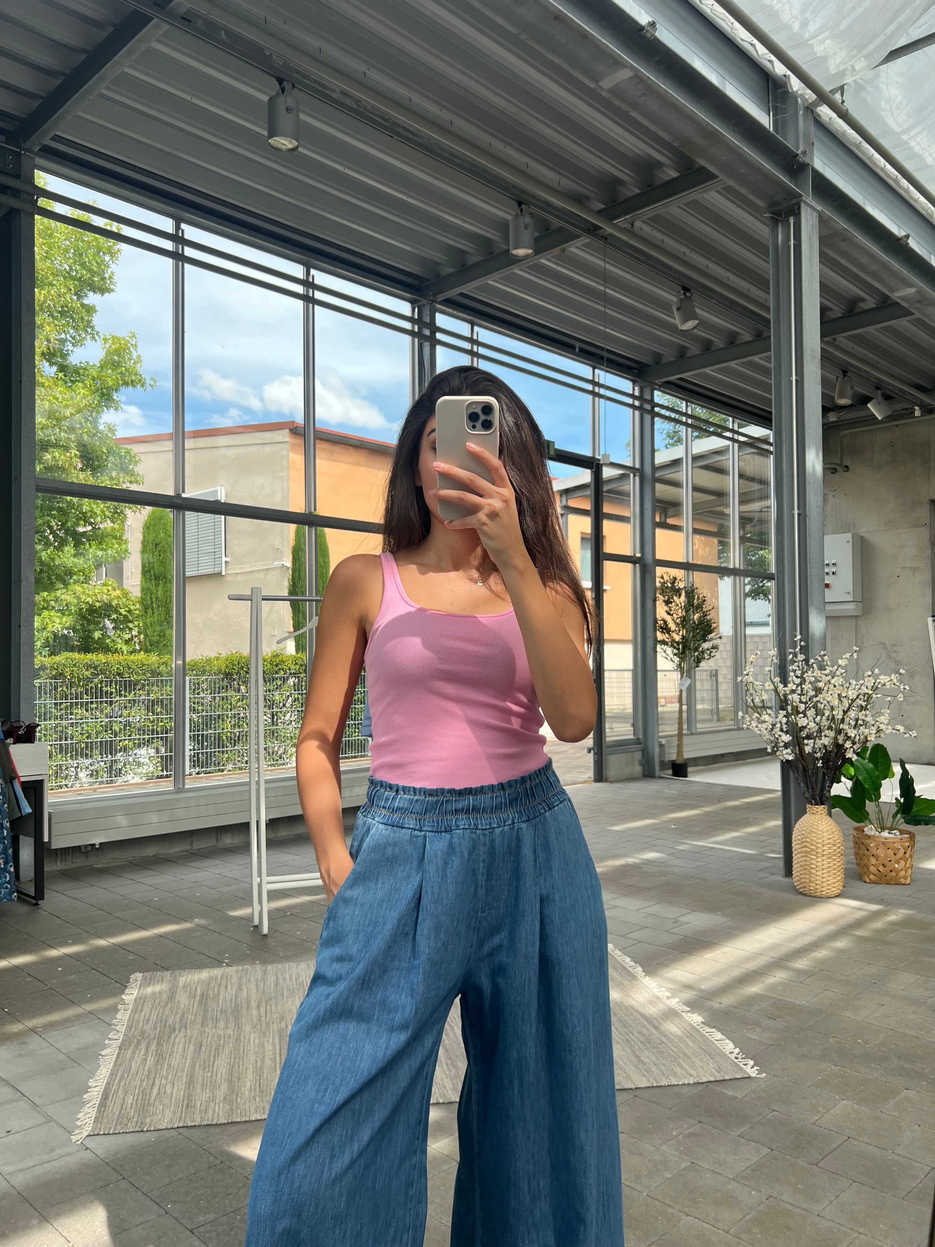 Weite Hose aus Denim 100% Baumwolle