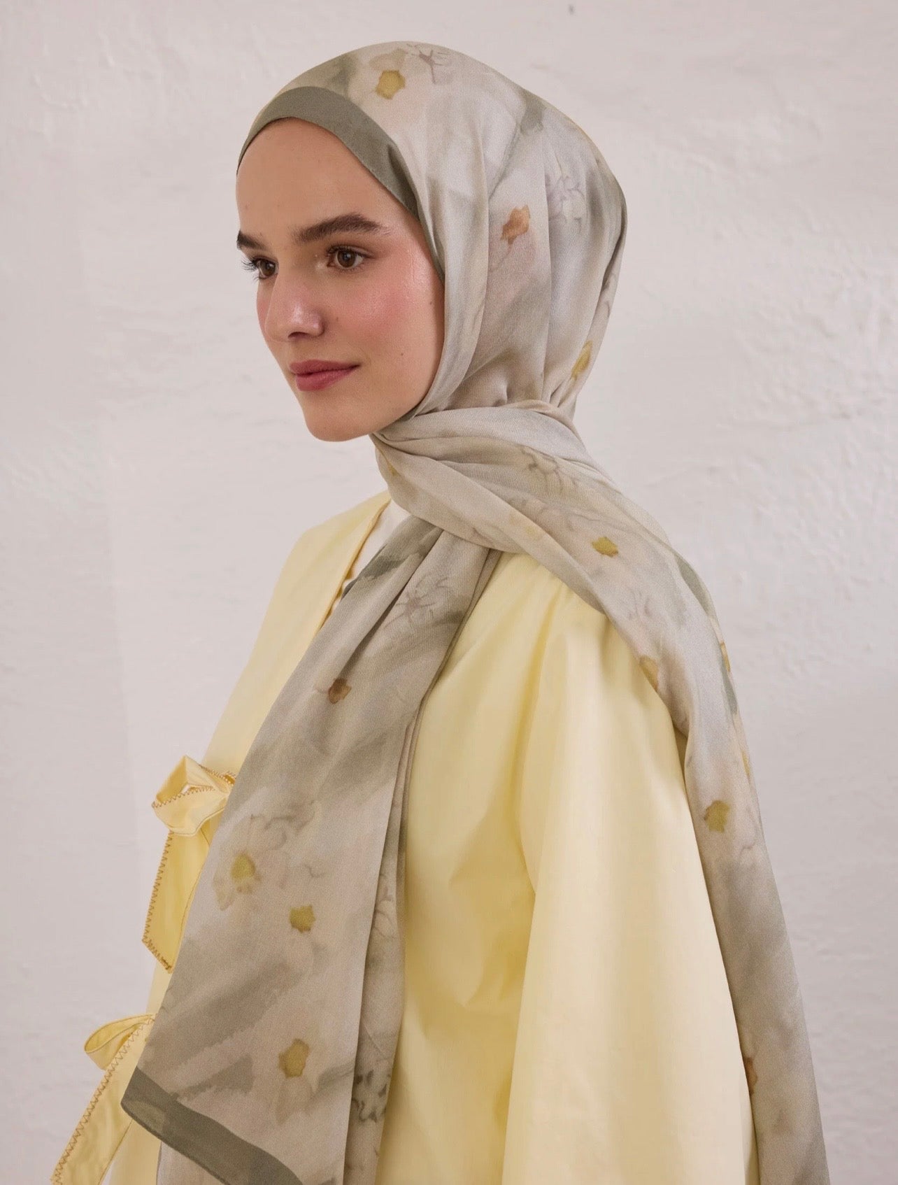 Soft Daisy Rami Schal