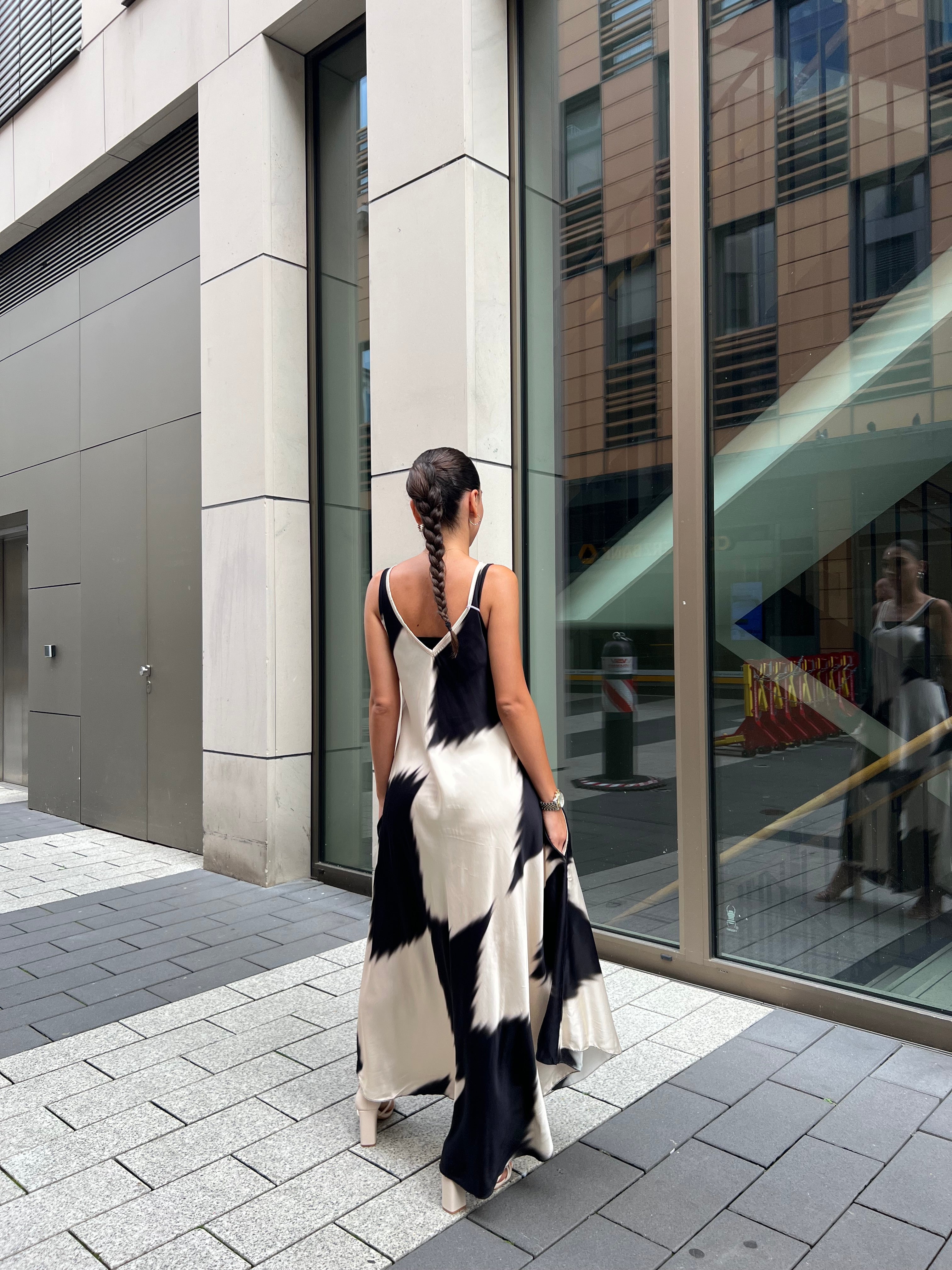 Asymmetrisches Trägerkleid
