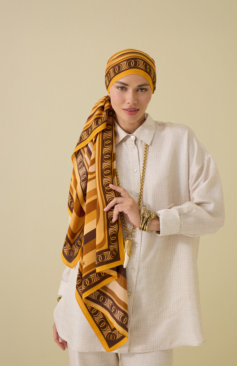 Imannoor Dalgarin icinde Viskose Schal