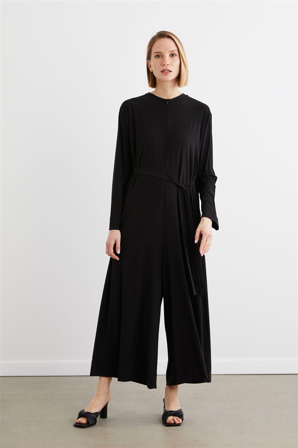 Basic Jumpsuit in Schwarz