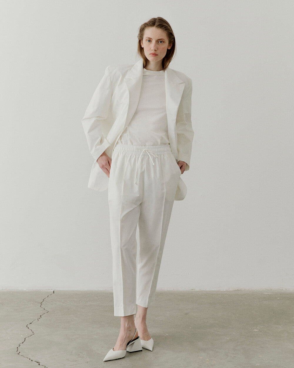 Classic cotton pants in white
