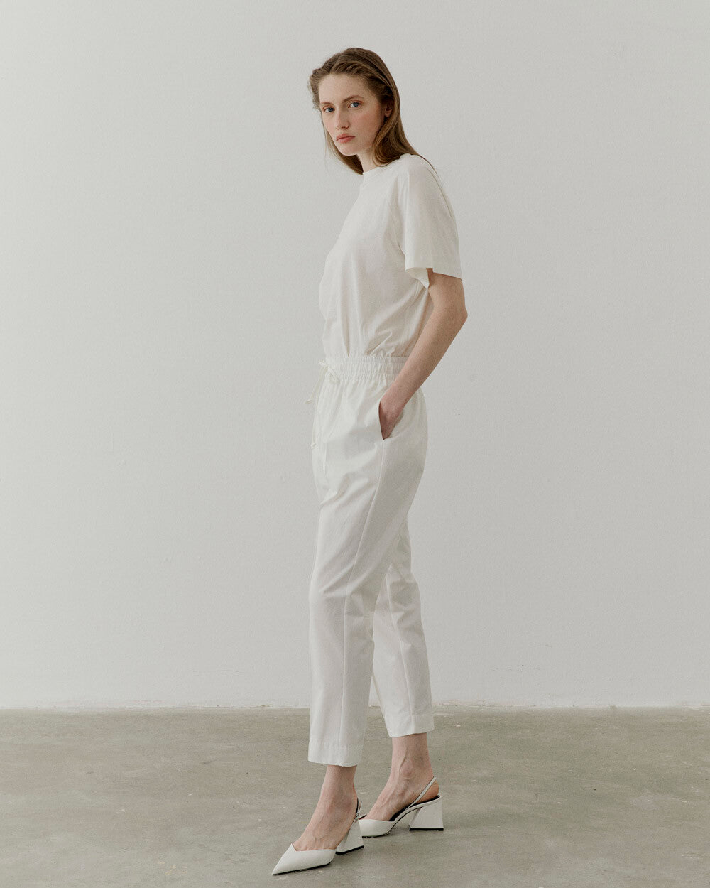 Classic cotton pants in white