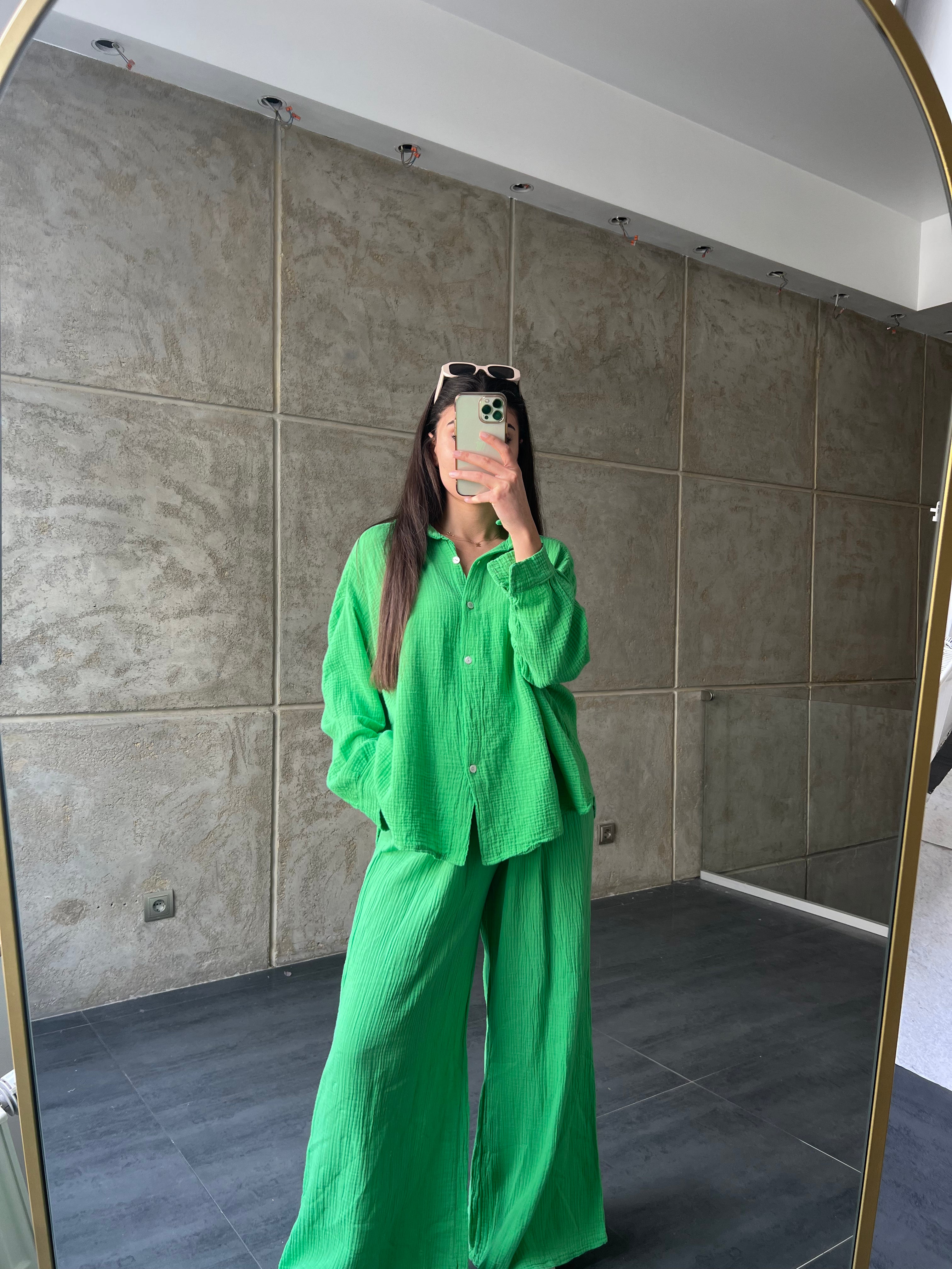 Oversize Musselin Bluse kurz