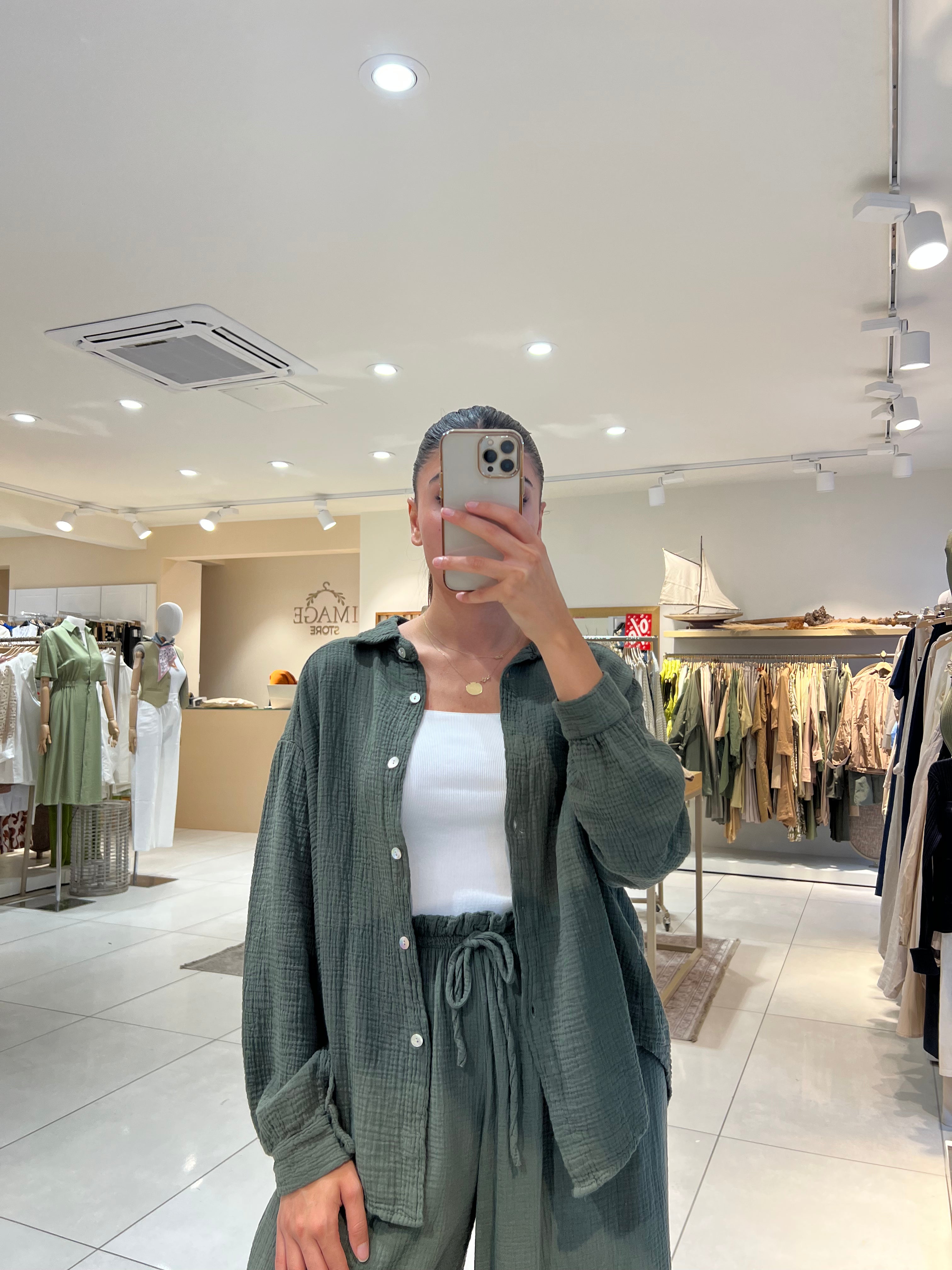 Oversize Musselin Bluse kurz