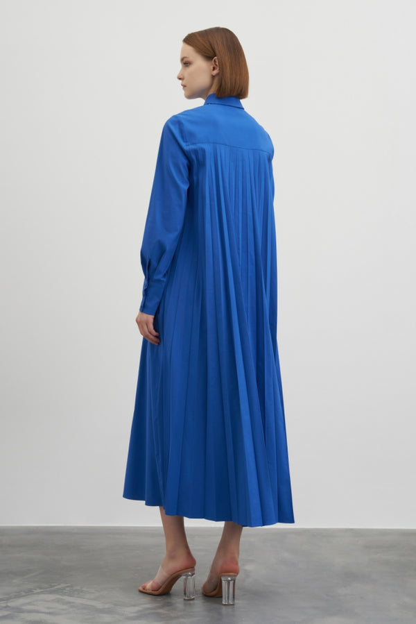Kleid in Baumwolle mit plissiertem Bereich