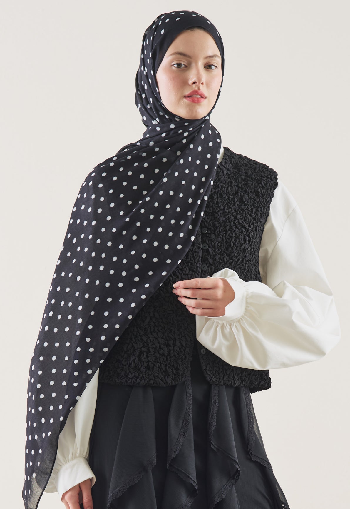 Small Polka Rami Schal - Image Stores