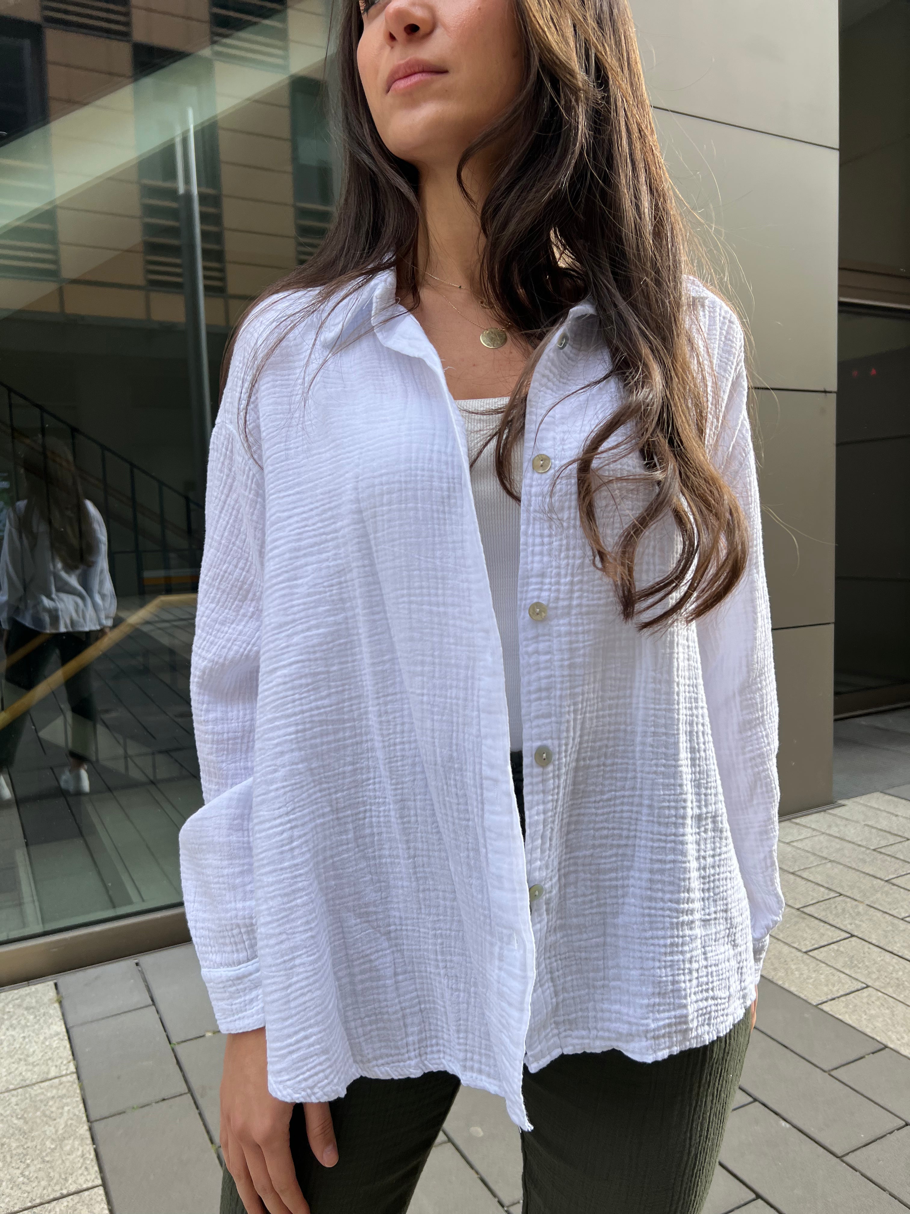 Oversize Musselin Bluse kurz