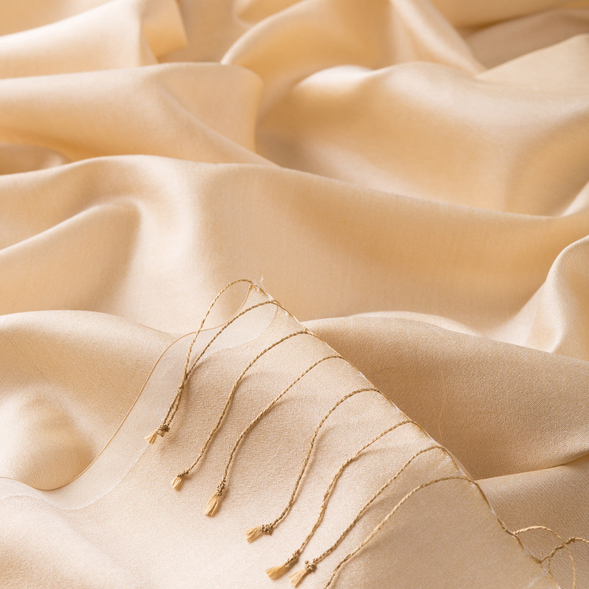 Ipekevi Seidenschal in Creme