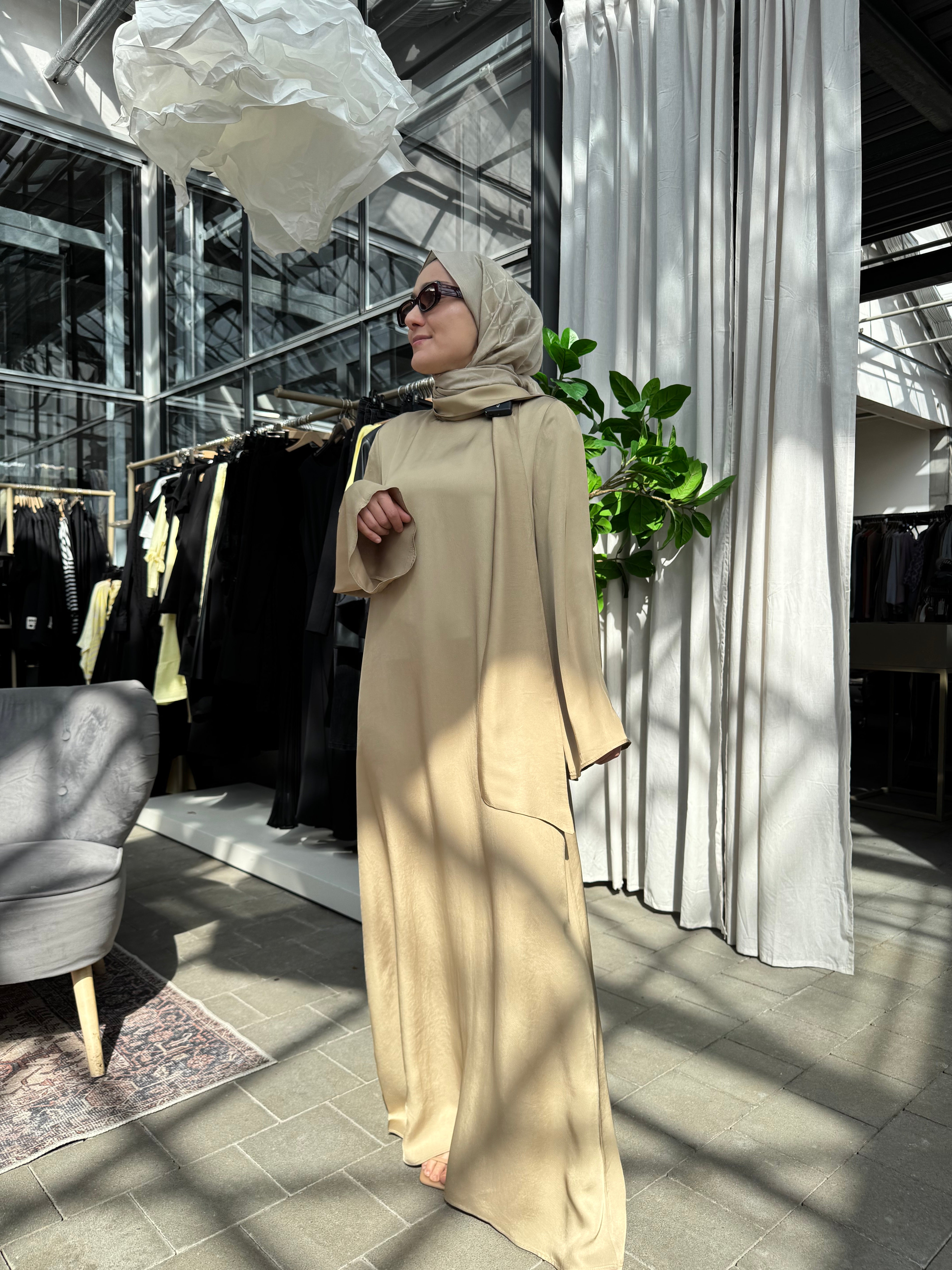 Marly Kleid mit Schaldetail