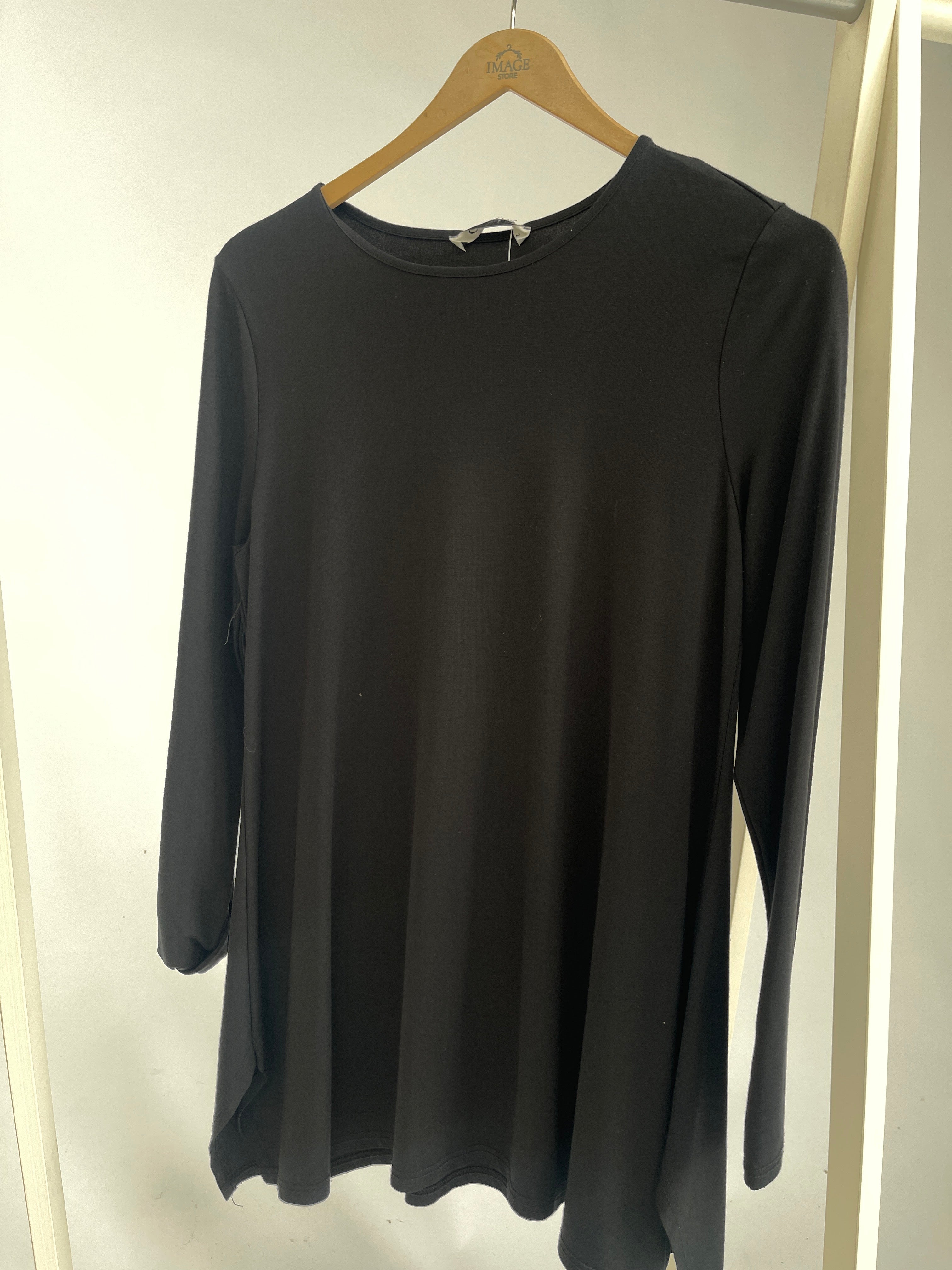 Schwarzes Langarmshirt Cloche