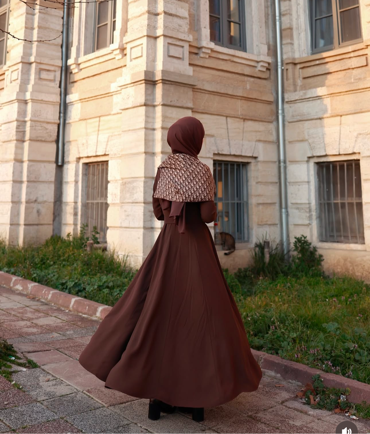 Aliza Krep Kleid