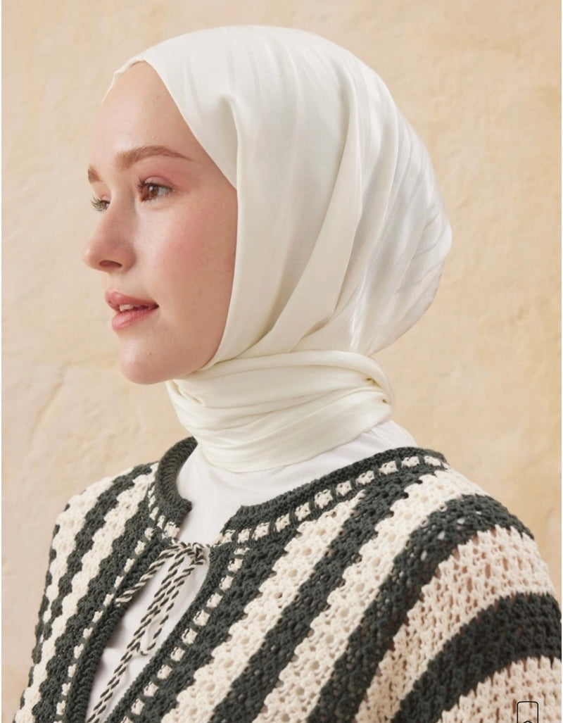 Fresh Scarfs Wave Jaquard Schal in Offwhite