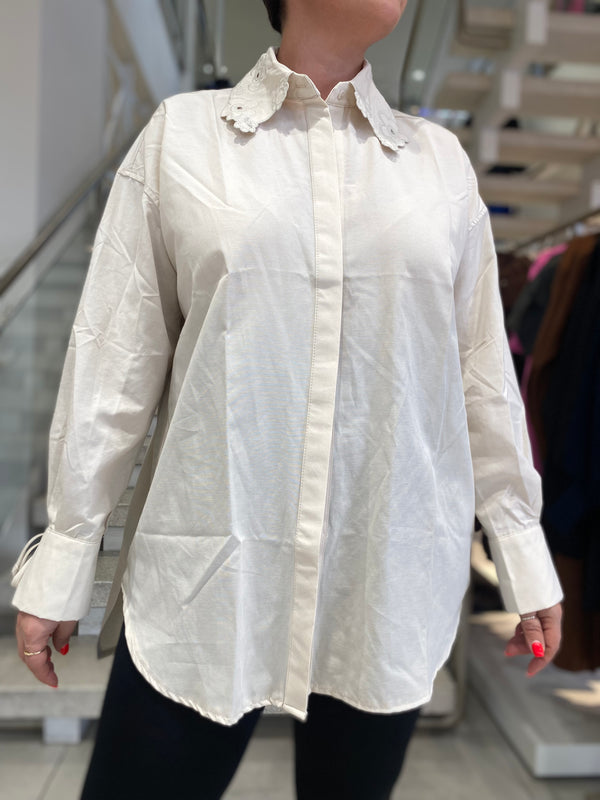 Bluse mit Spitzen Details