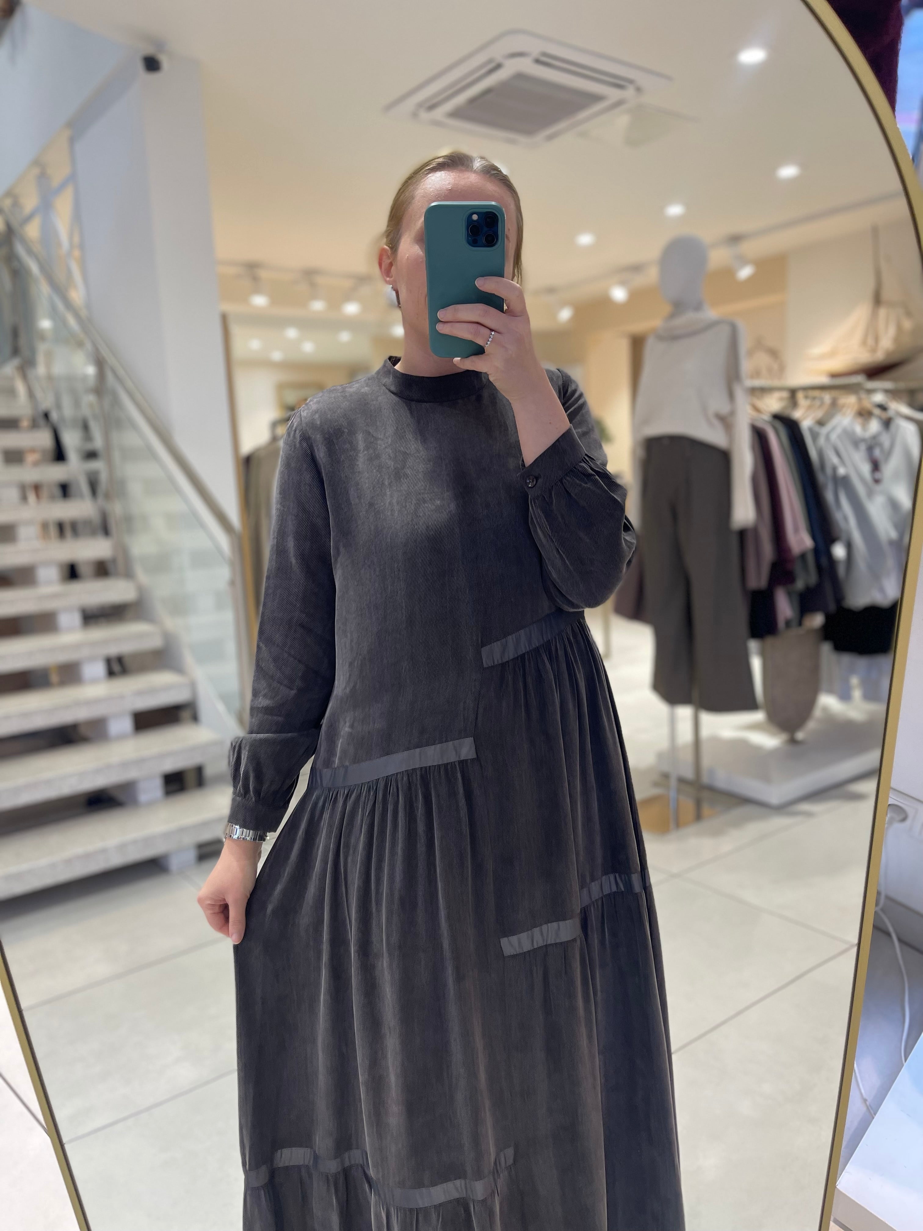 Almarwah Kleid