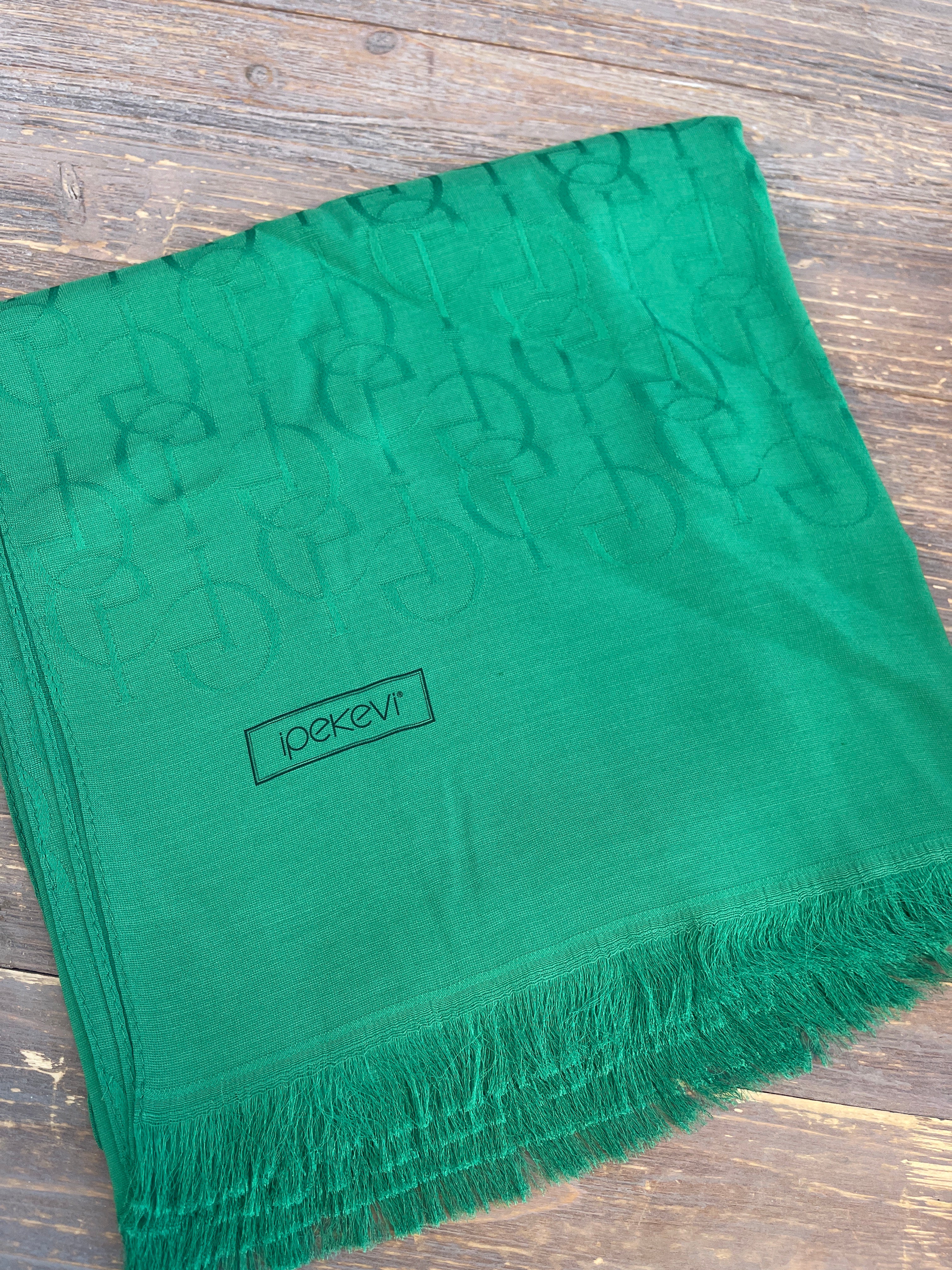 Ipekevi Monogram ie Schal