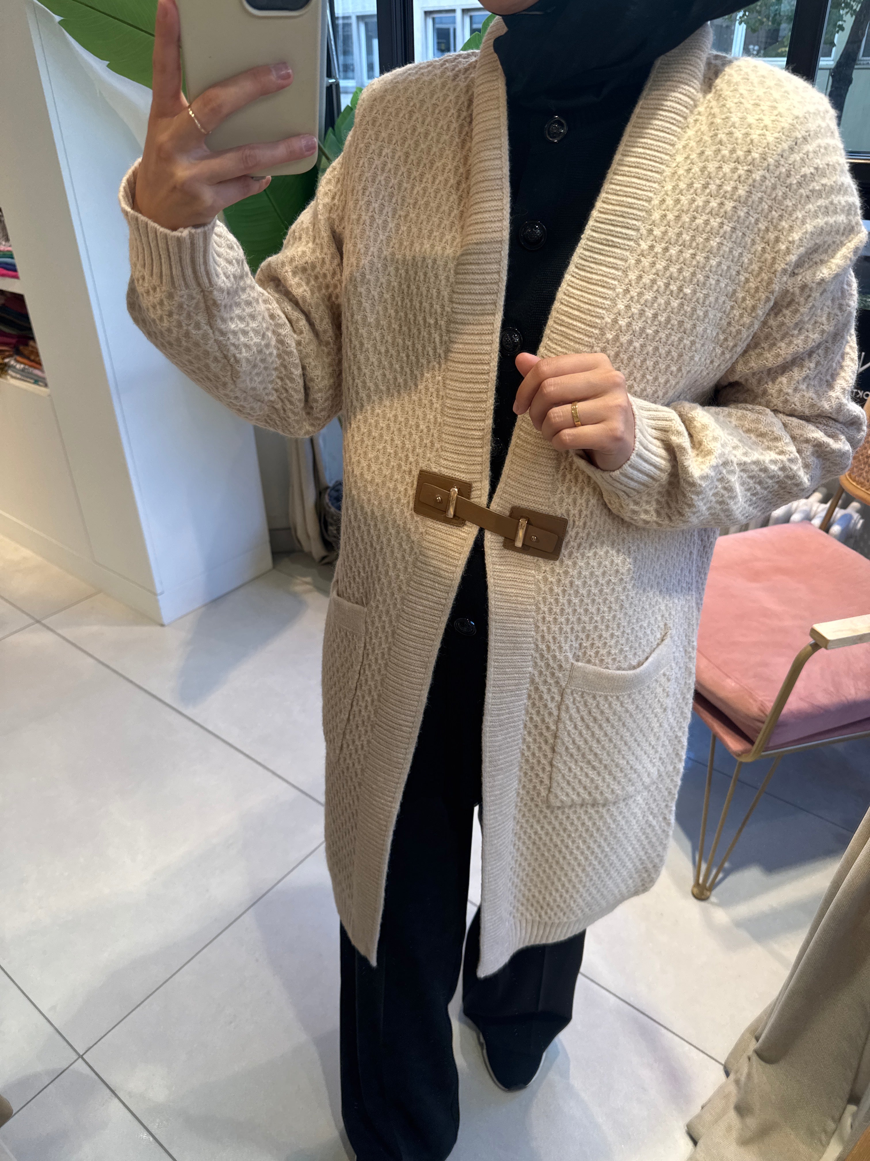 Strickjacke mit Schnalle