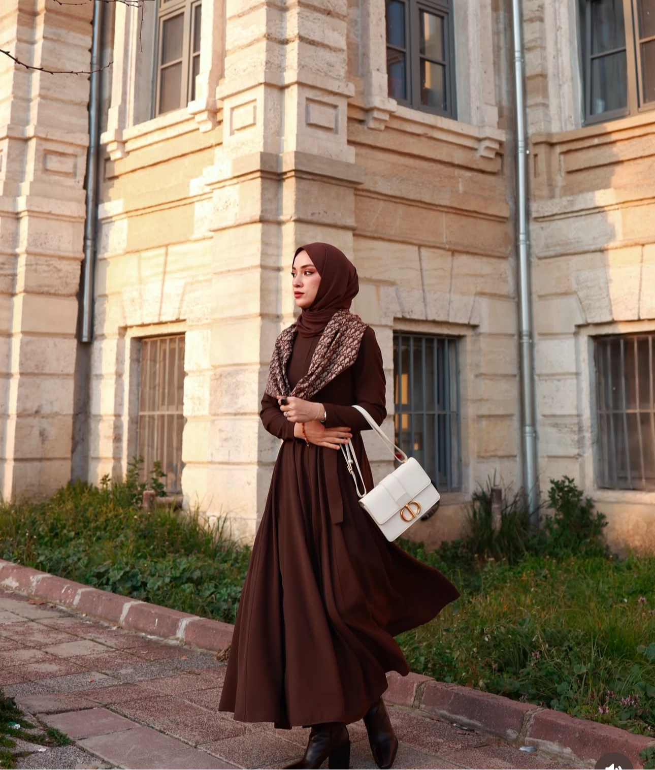 Aliza Krep Kleid
