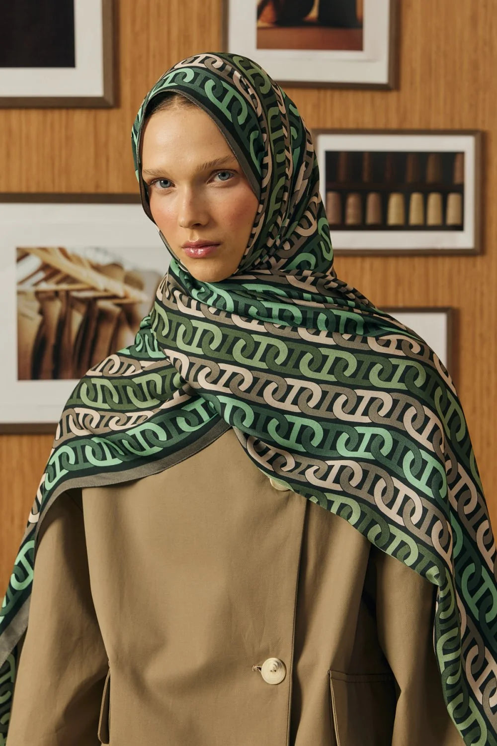 MRW Monogram Flos Schal