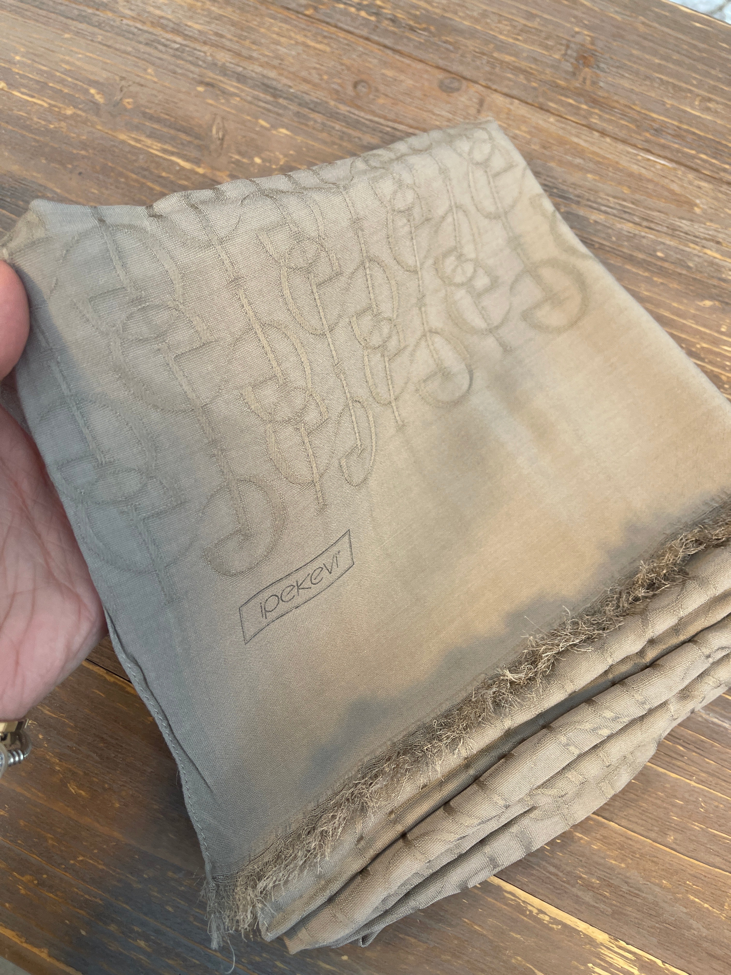 Ipekevi Monogram ie Schal