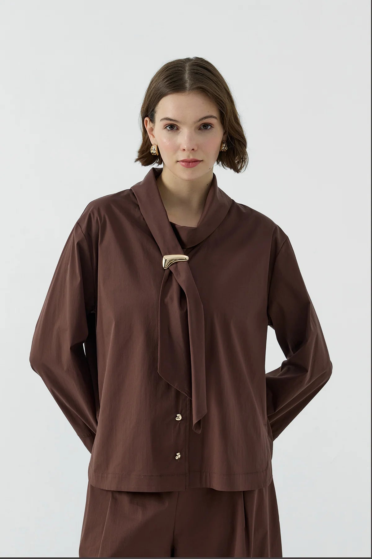 Clande Bluse mit Broschendetail