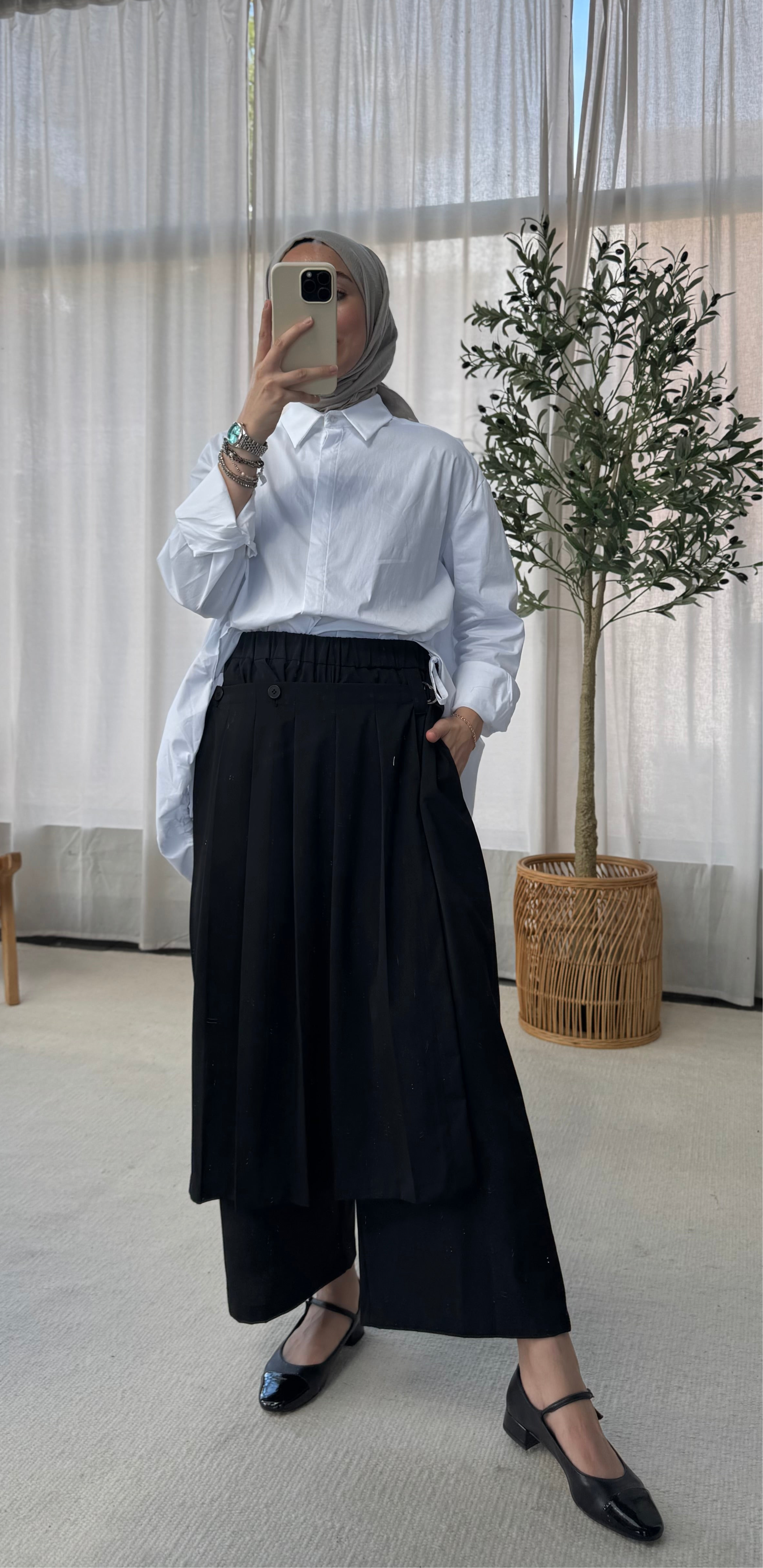 Scottish Skirt-Pen