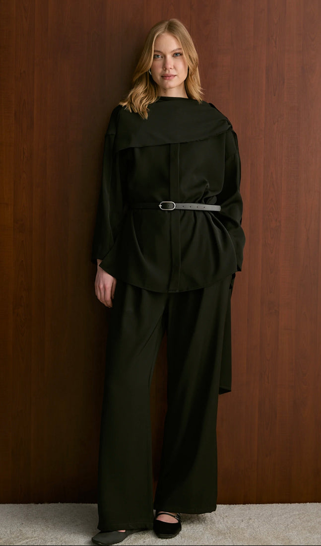 Set mit Gürtel und Schal-Detail