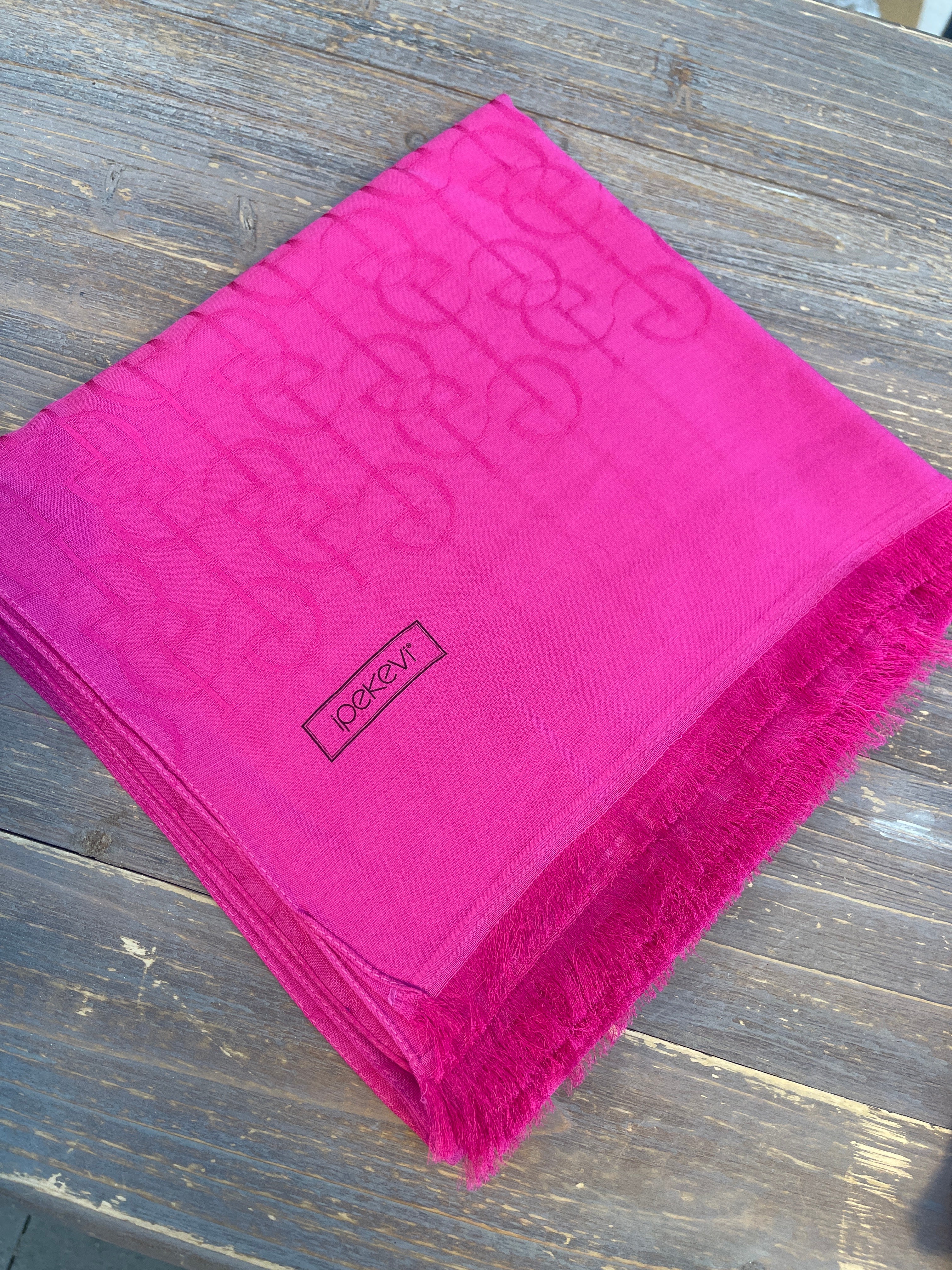 Ipekevi Monogram ie Schal