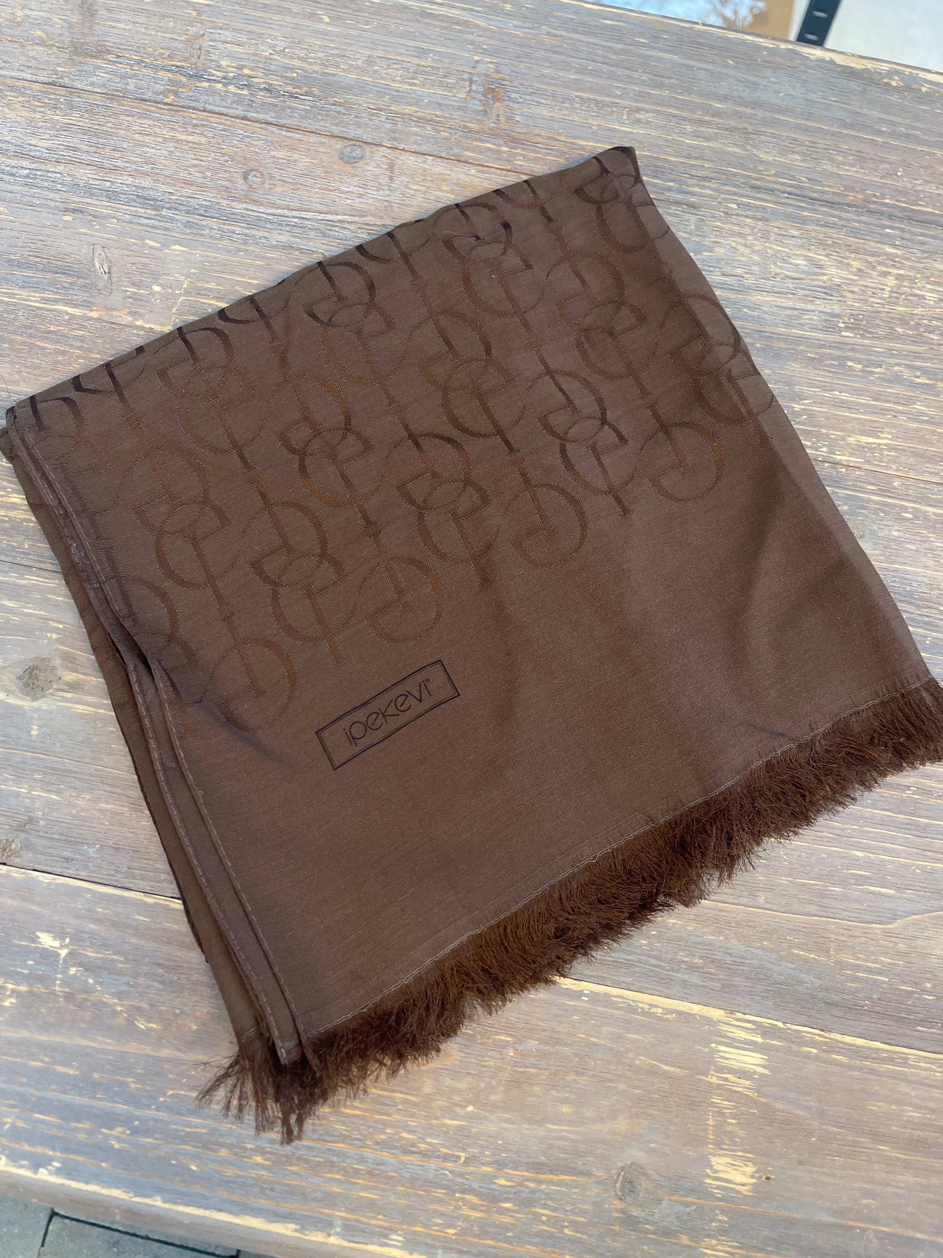 Ipekevi Monogram ie Schal