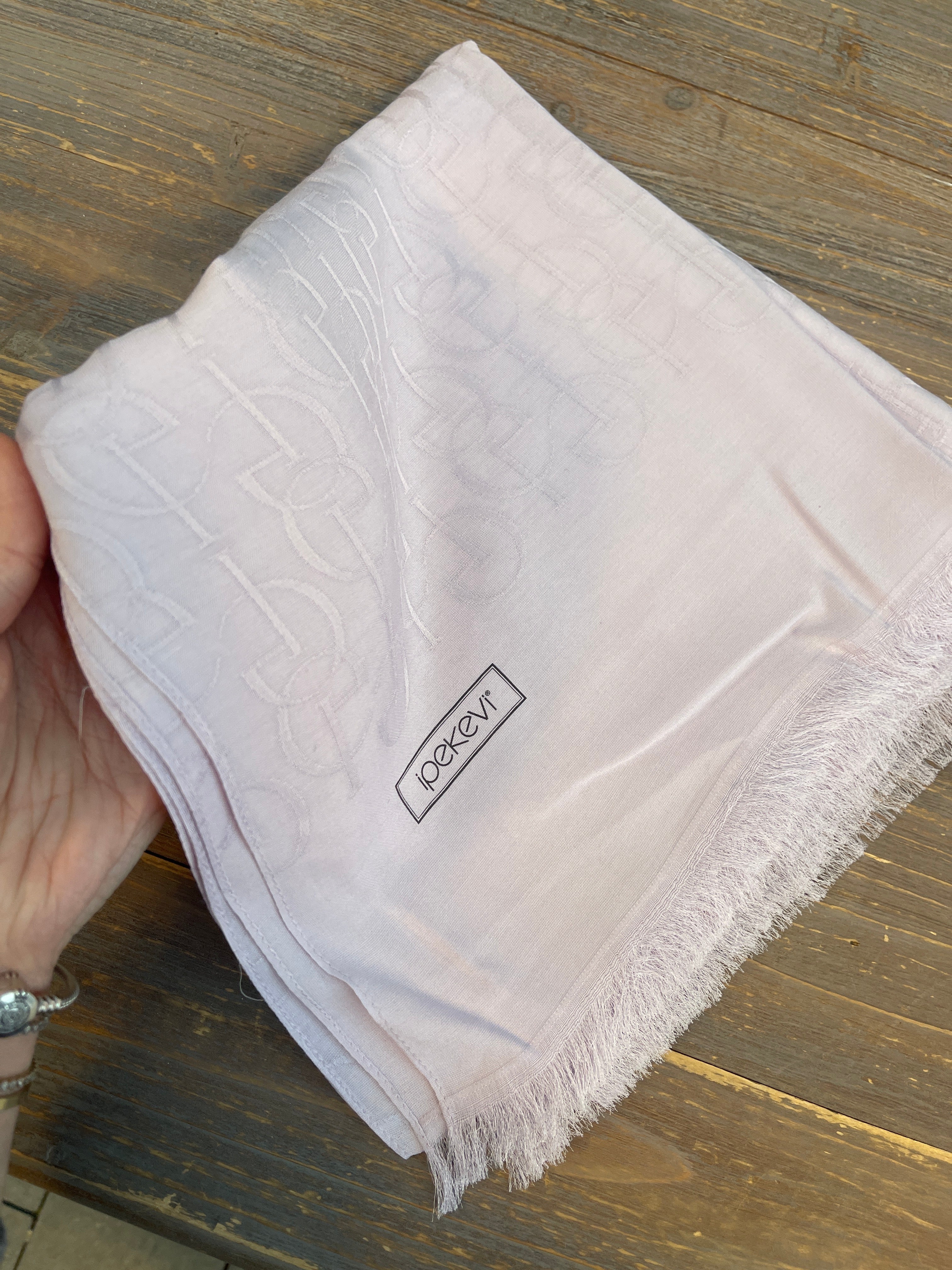 Ipekevi Monogram ie Schal