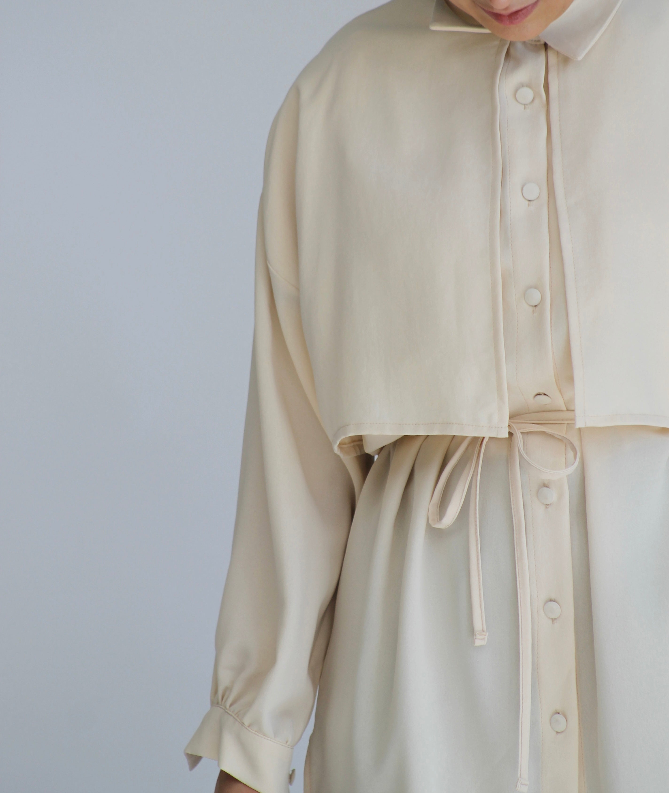 Bluse mit Bindegürtel