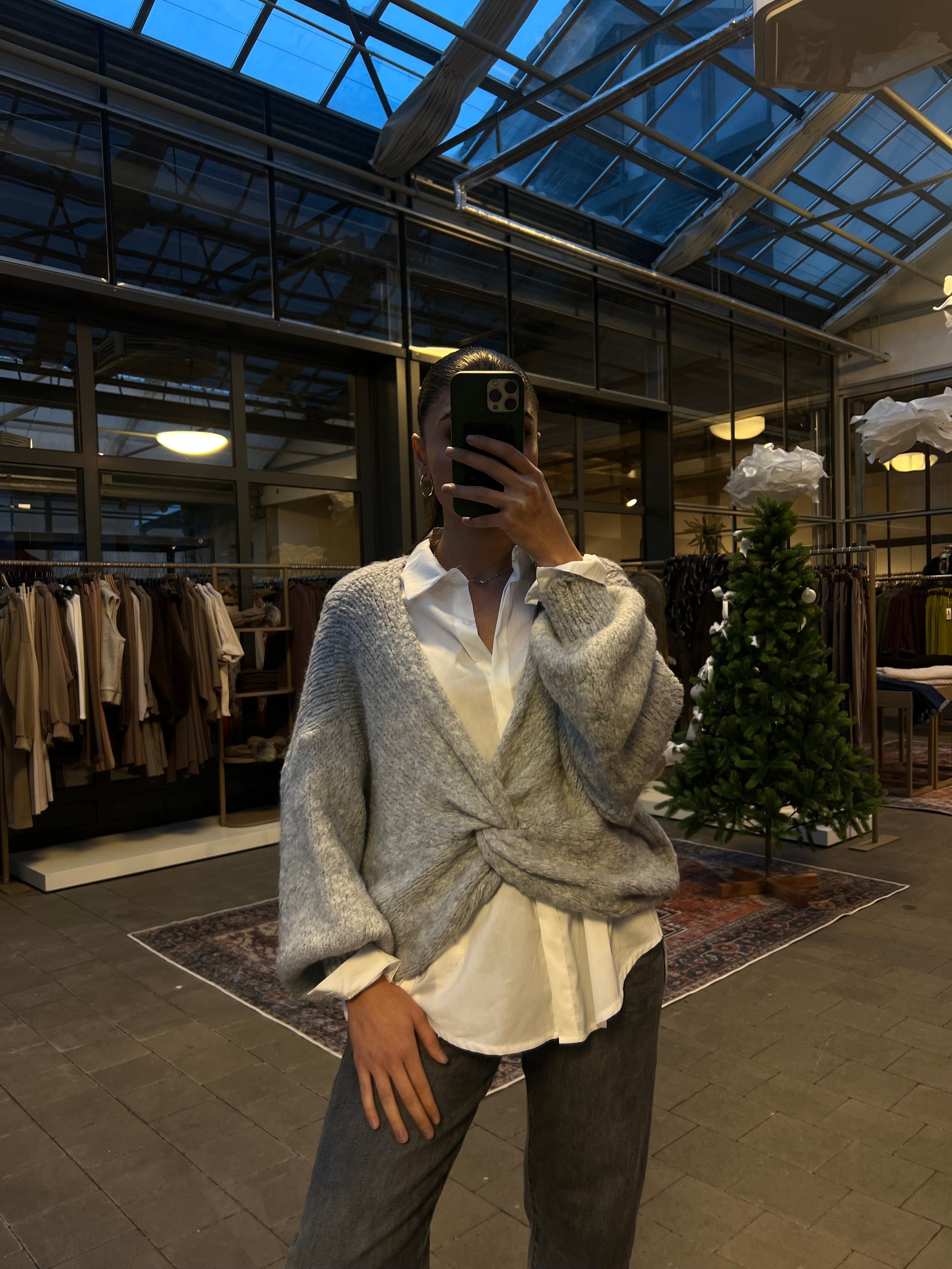 Pullover mit Knotendetail