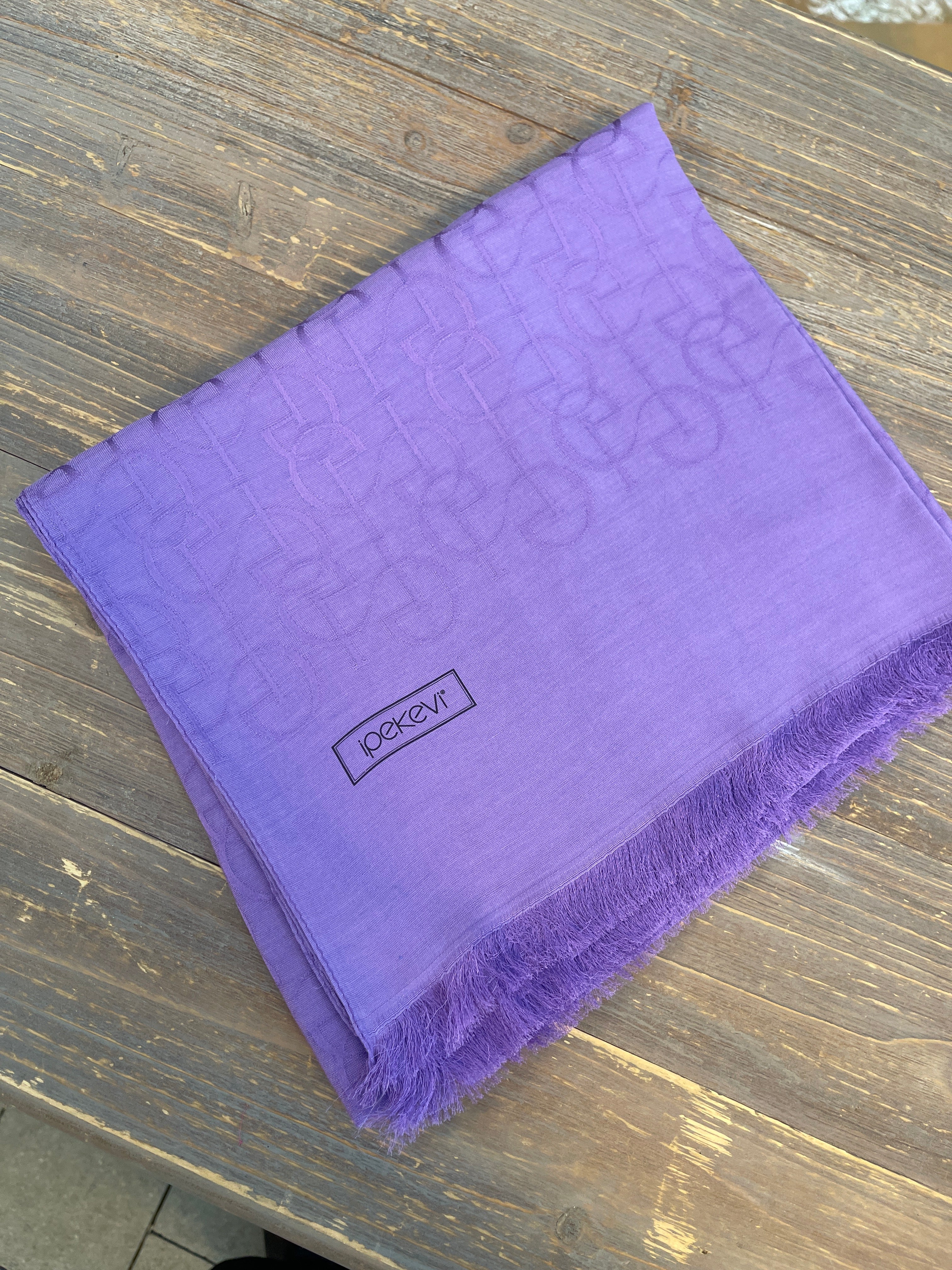 Ipekevi Monogram ie Schal