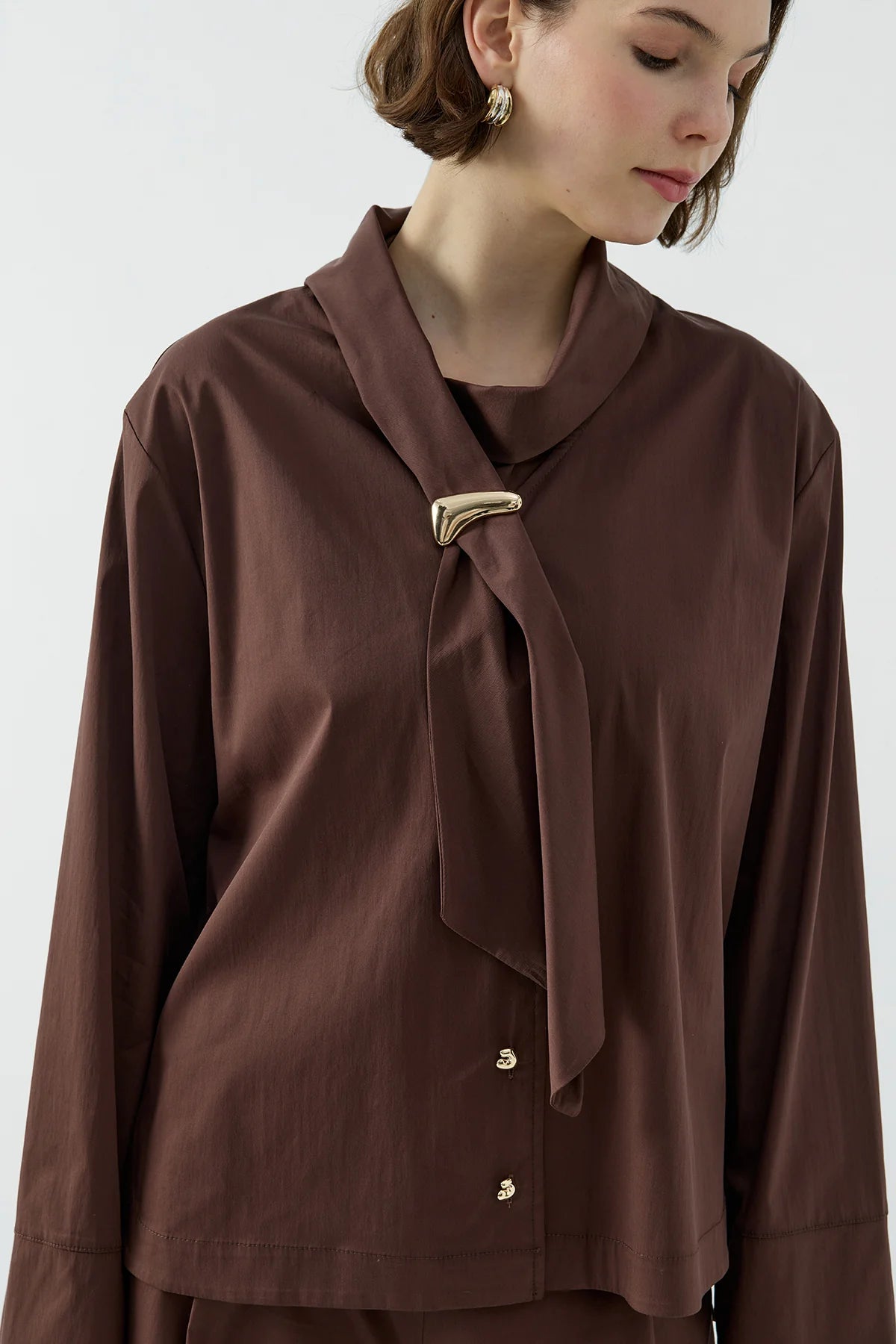 Clande Bluse mit Broschendetail