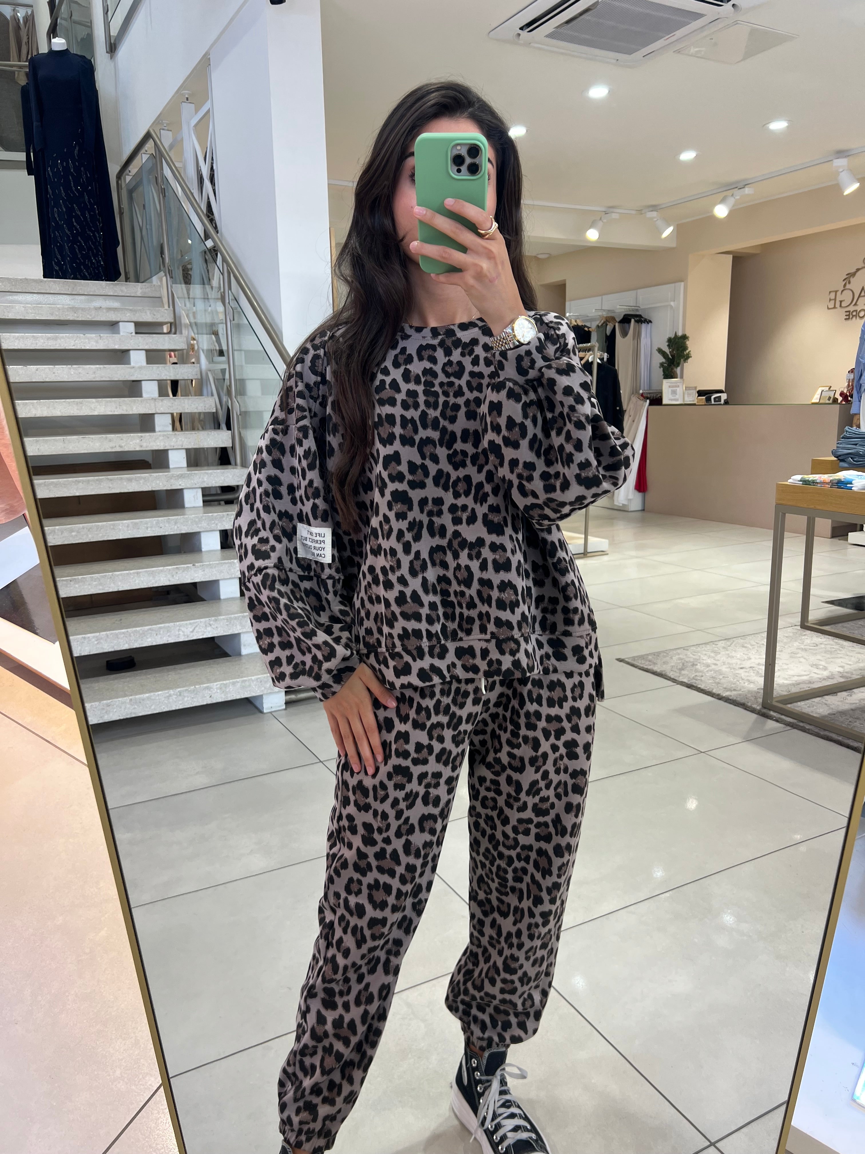 Soft Set Leo