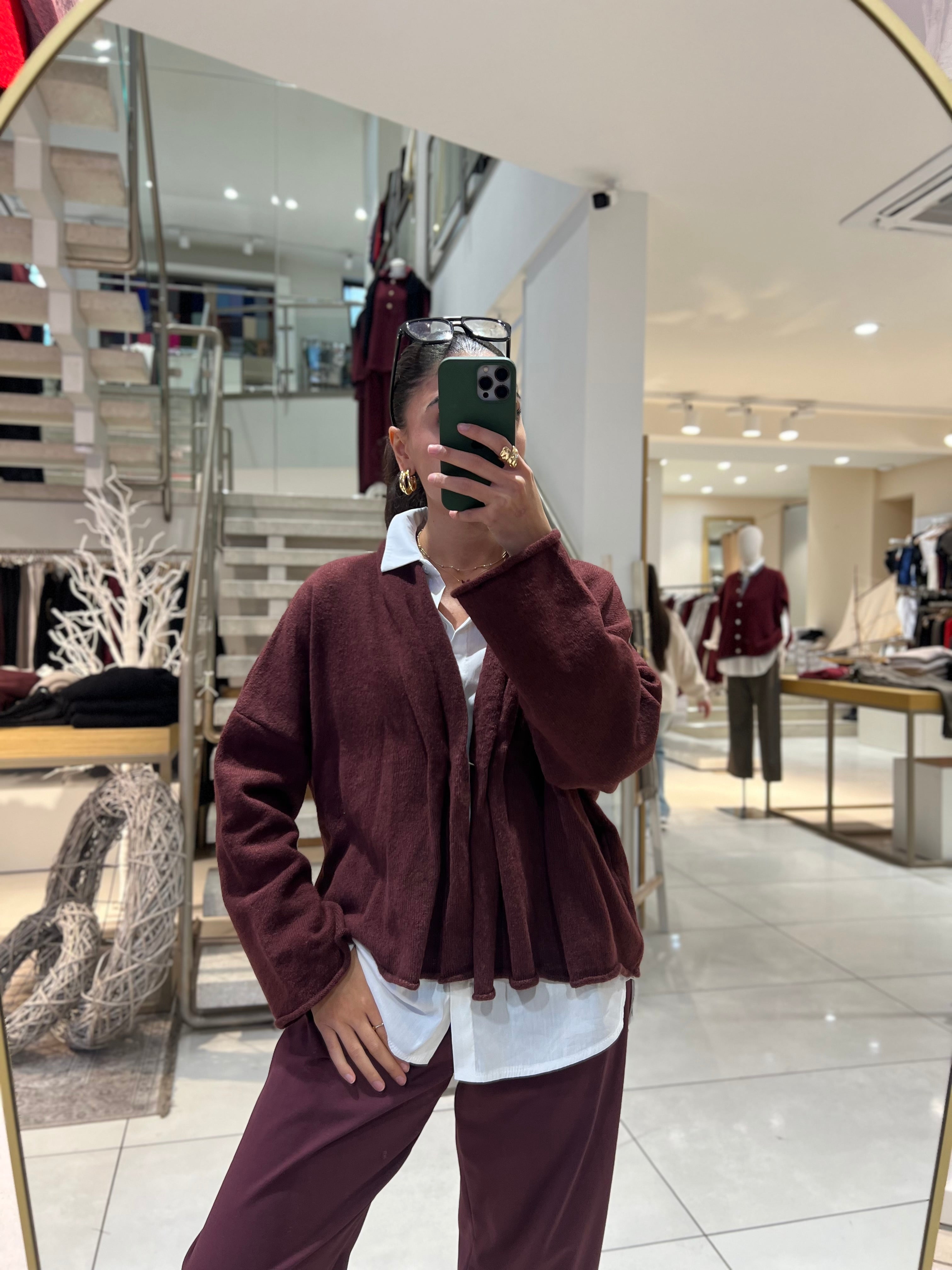 Cardigan mit Anstecknadel